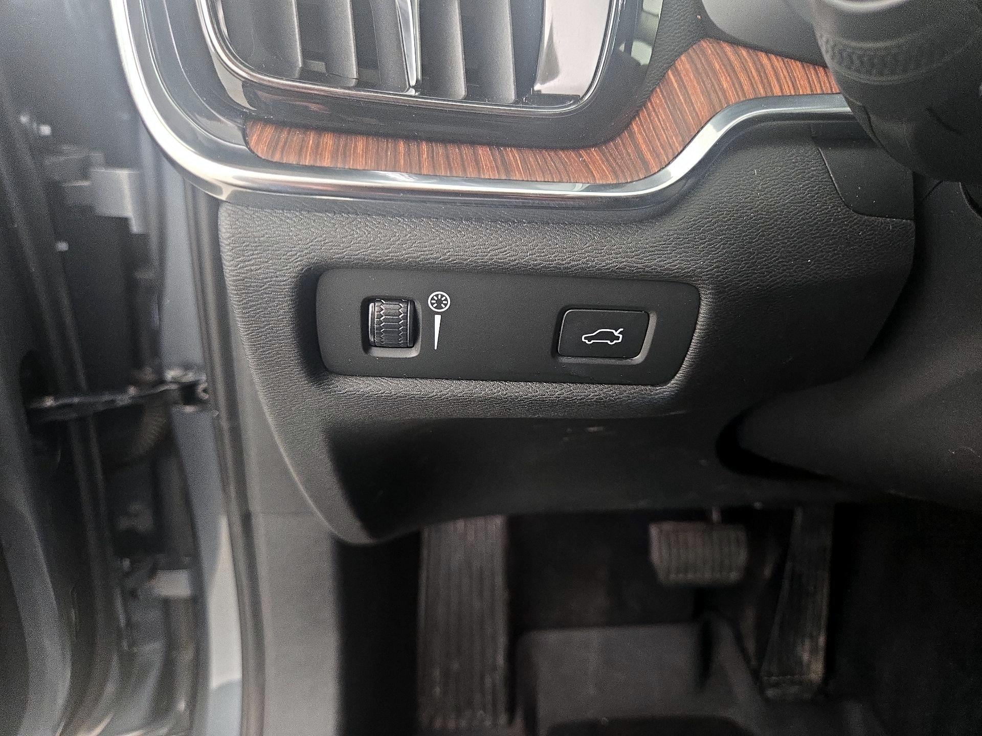 Thumbnail: 2021 Volvo S60 - 13