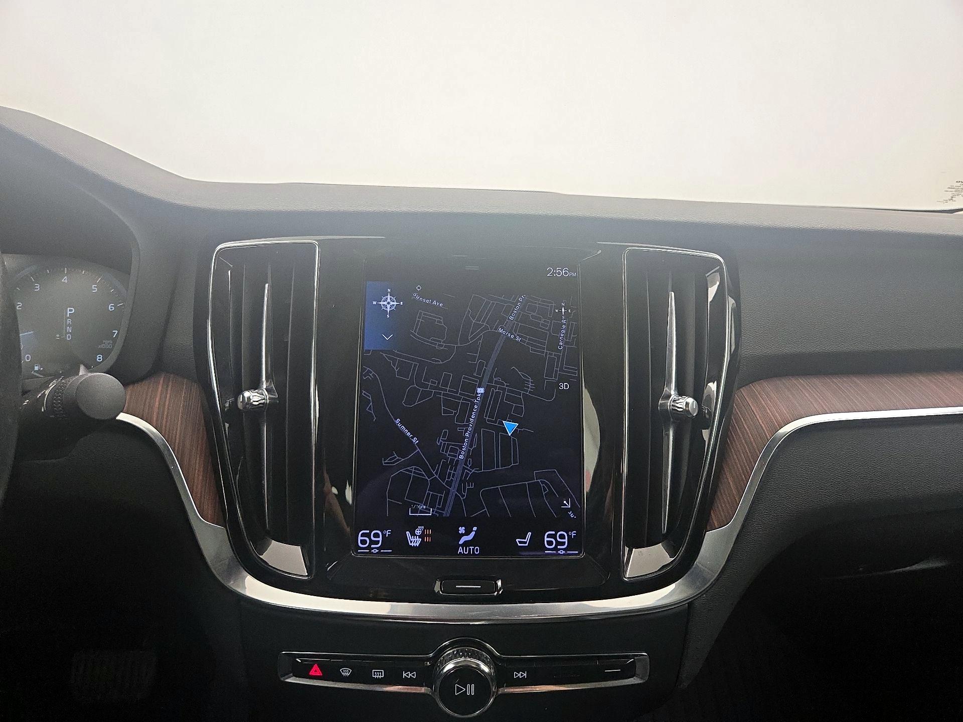 Thumbnail: 2021 Volvo S60 - 14