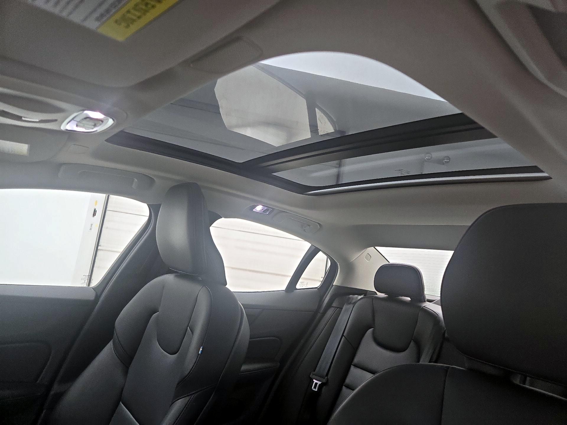 Thumbnail: 2021 Volvo S60 - 20