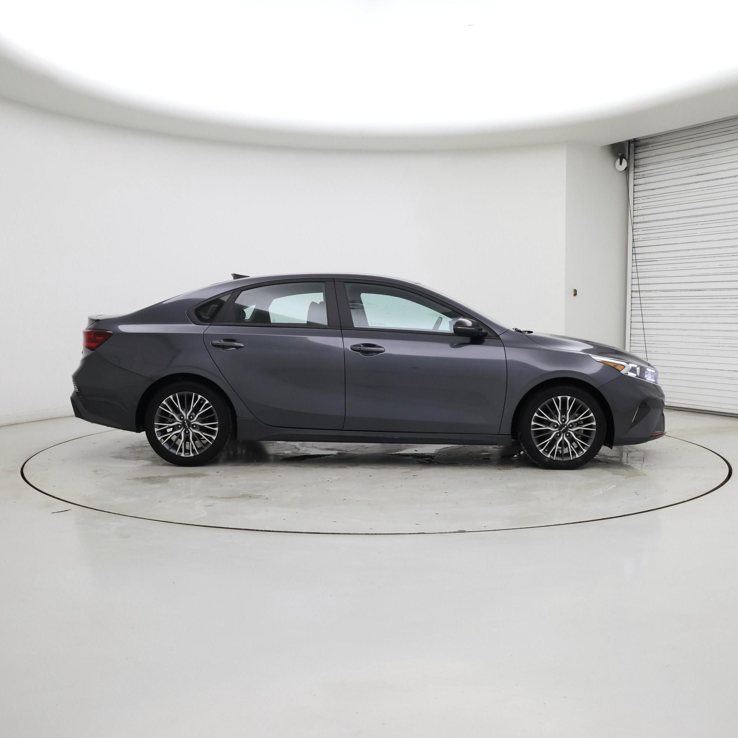 Thumbnail: 2023 Kia Forte - 7