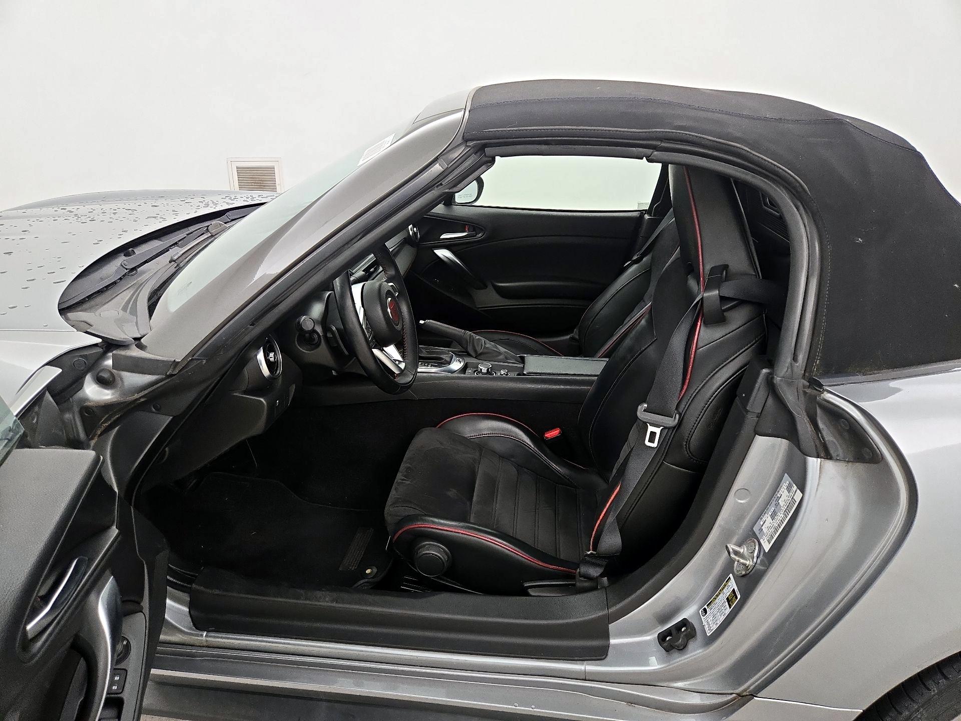 Thumbnail: 2017 Fiat 124 Spider - 11