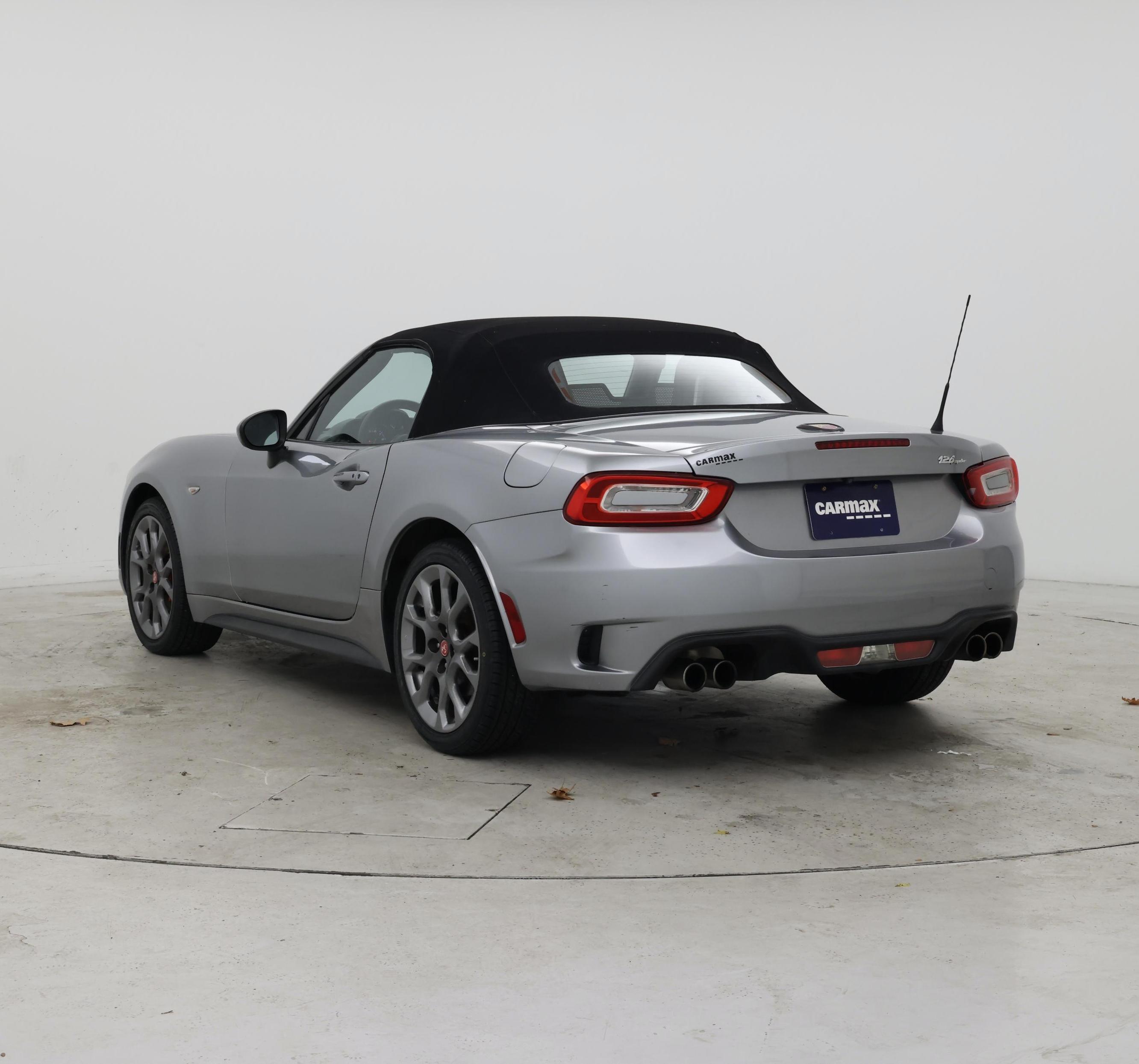 Thumbnail: 2017 Fiat 124 Spider - 2