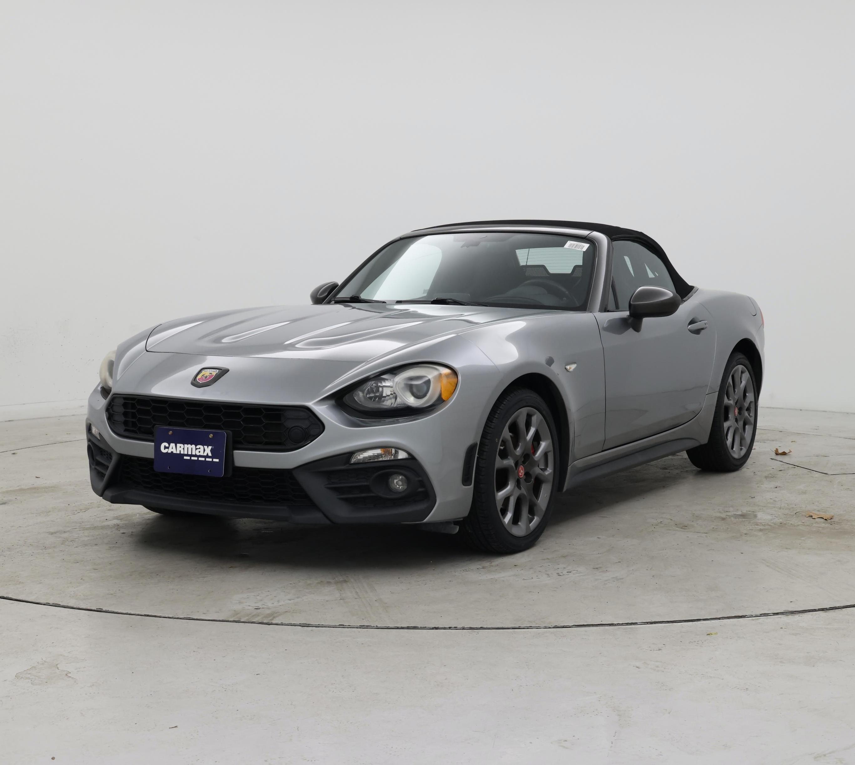 Thumbnail: 2017 Fiat 124 Spider - 4