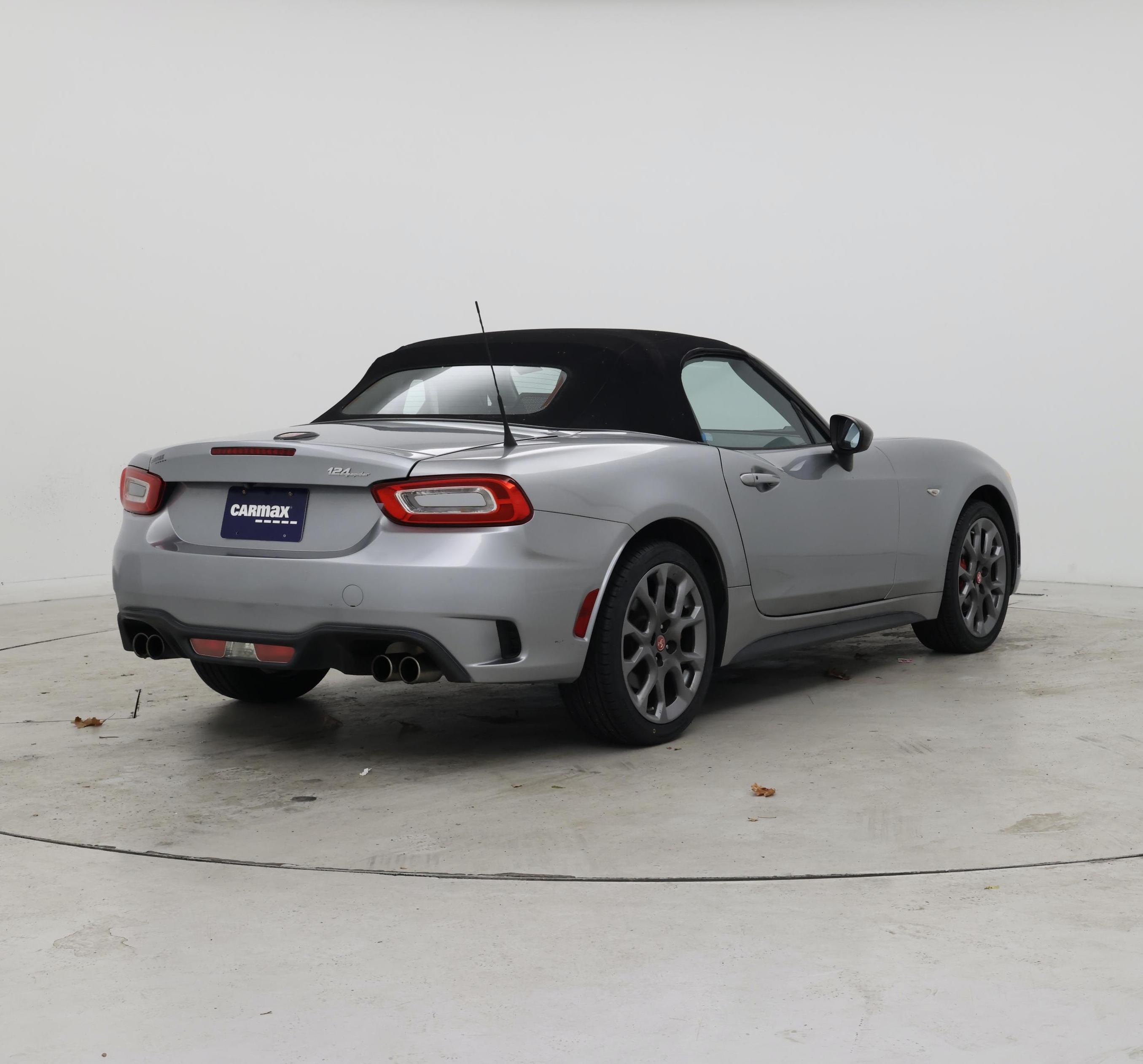 Thumbnail: 2017 Fiat 124 Spider - 8