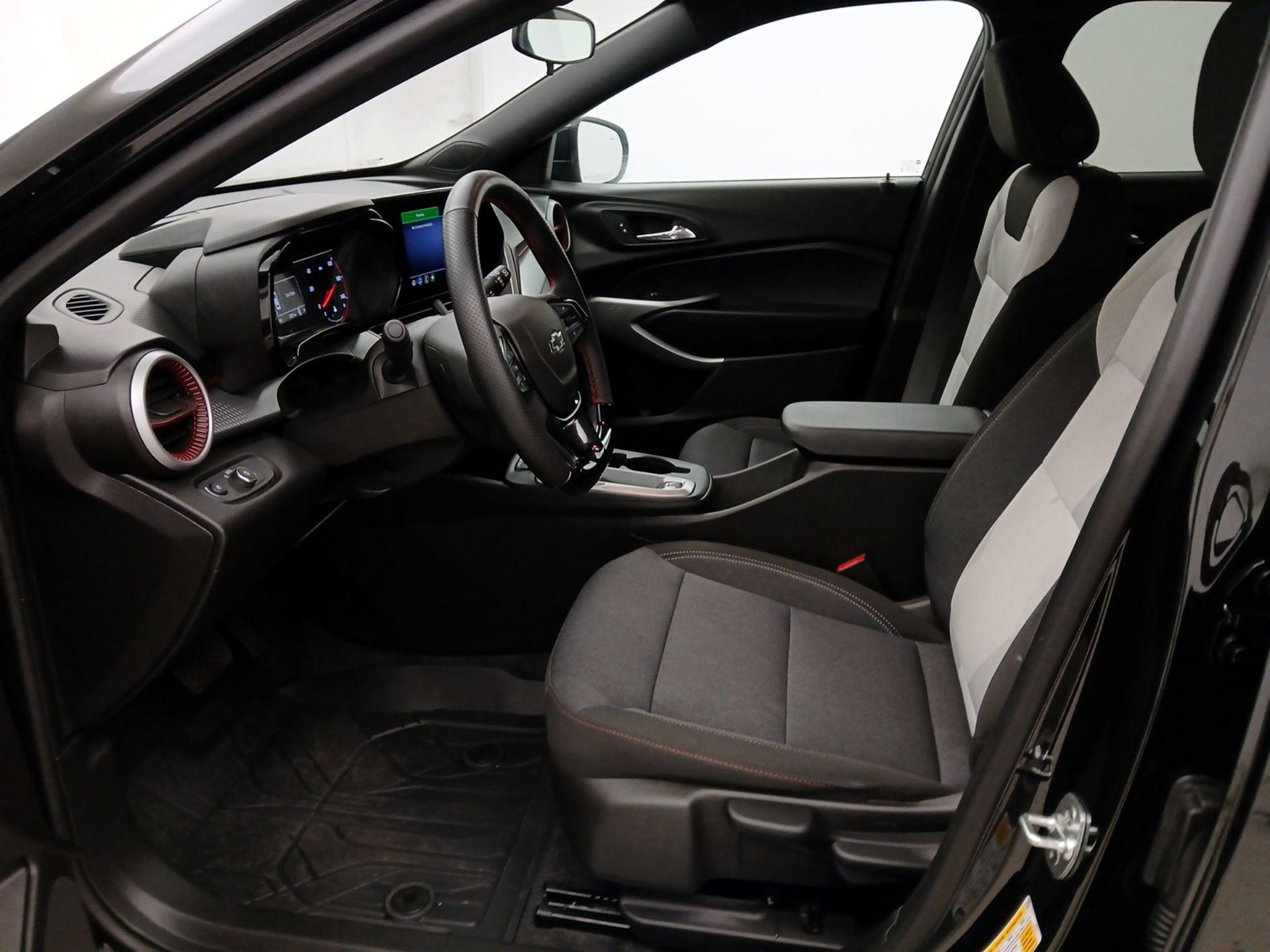 Thumbnail: 2025 Chevrolet Trax - 11