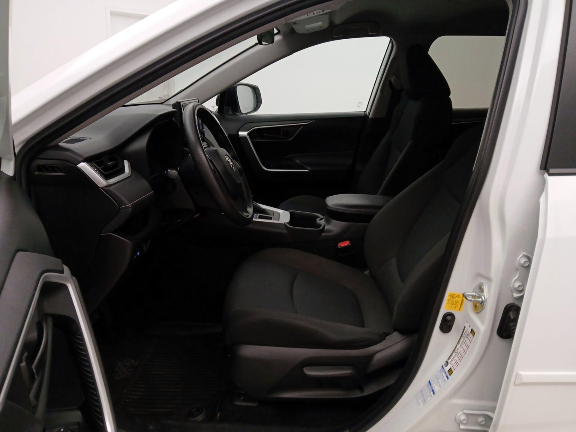 Thumbnail: 2022 Toyota RAV4 - 11