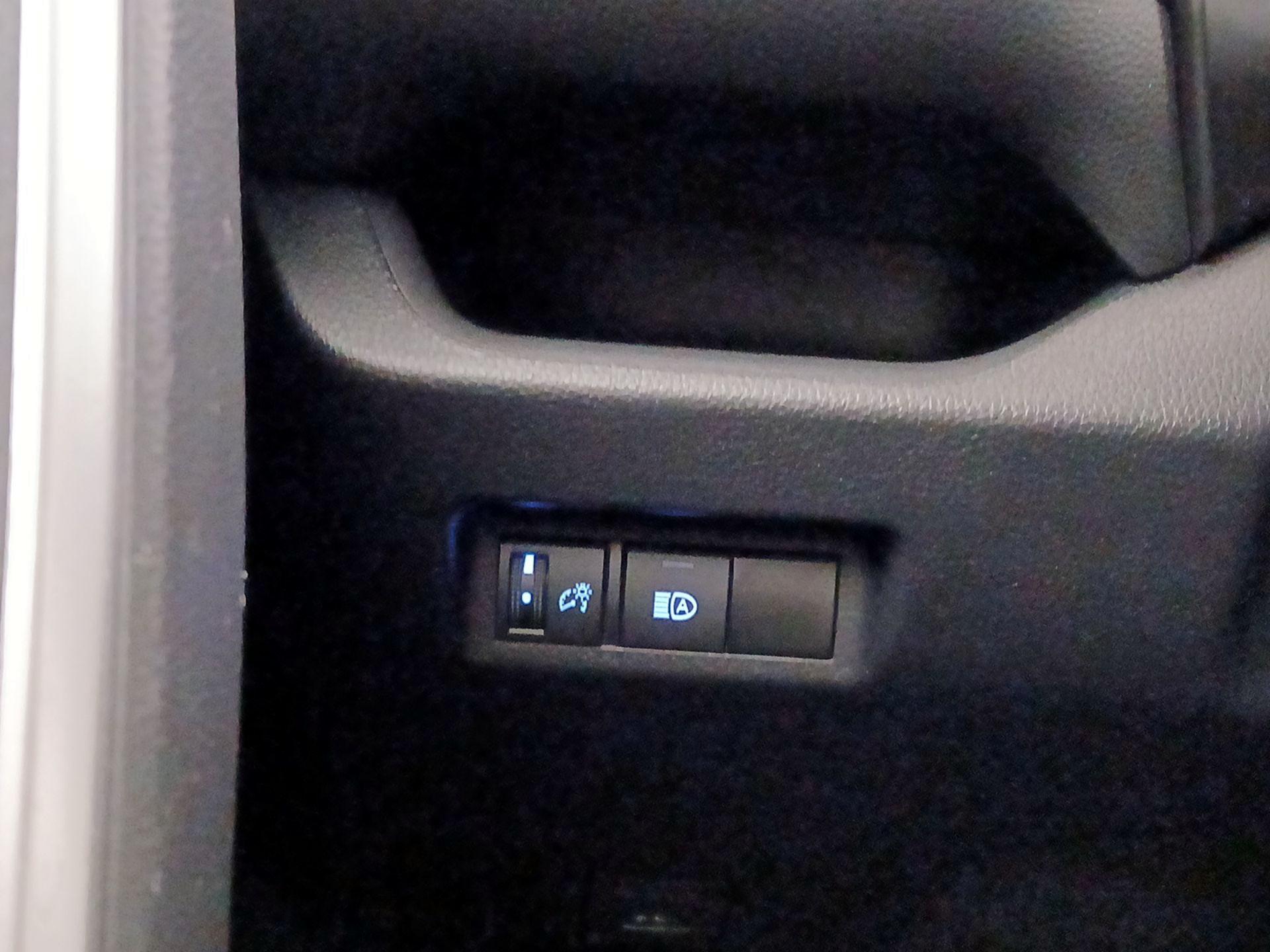 Thumbnail: 2022 Toyota RAV4 - 13