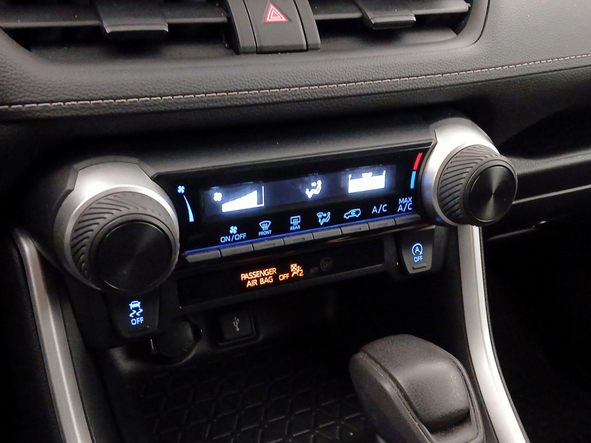 Thumbnail: 2022 Toyota RAV4 - 16