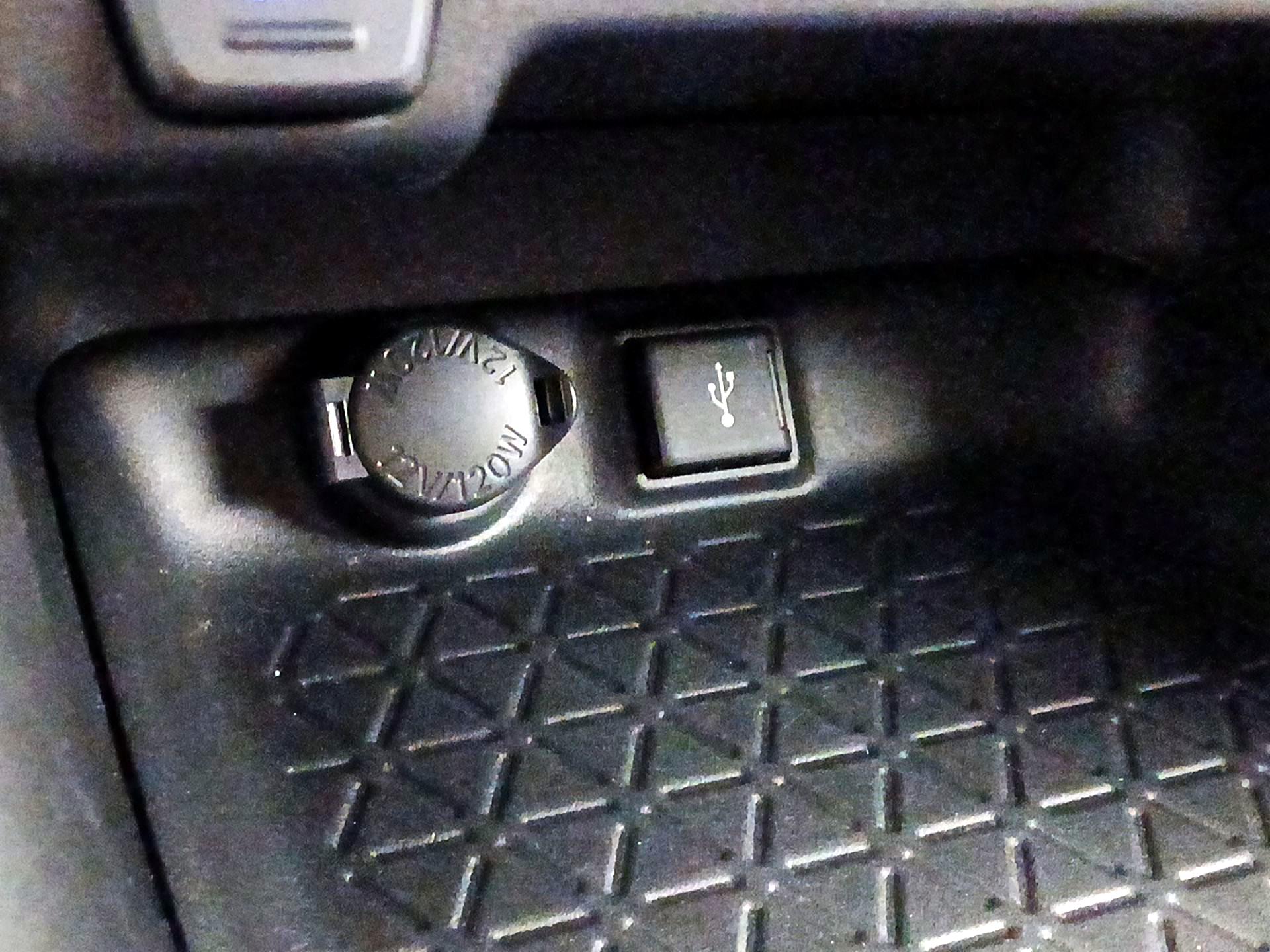 Thumbnail: 2022 Toyota RAV4 - 18