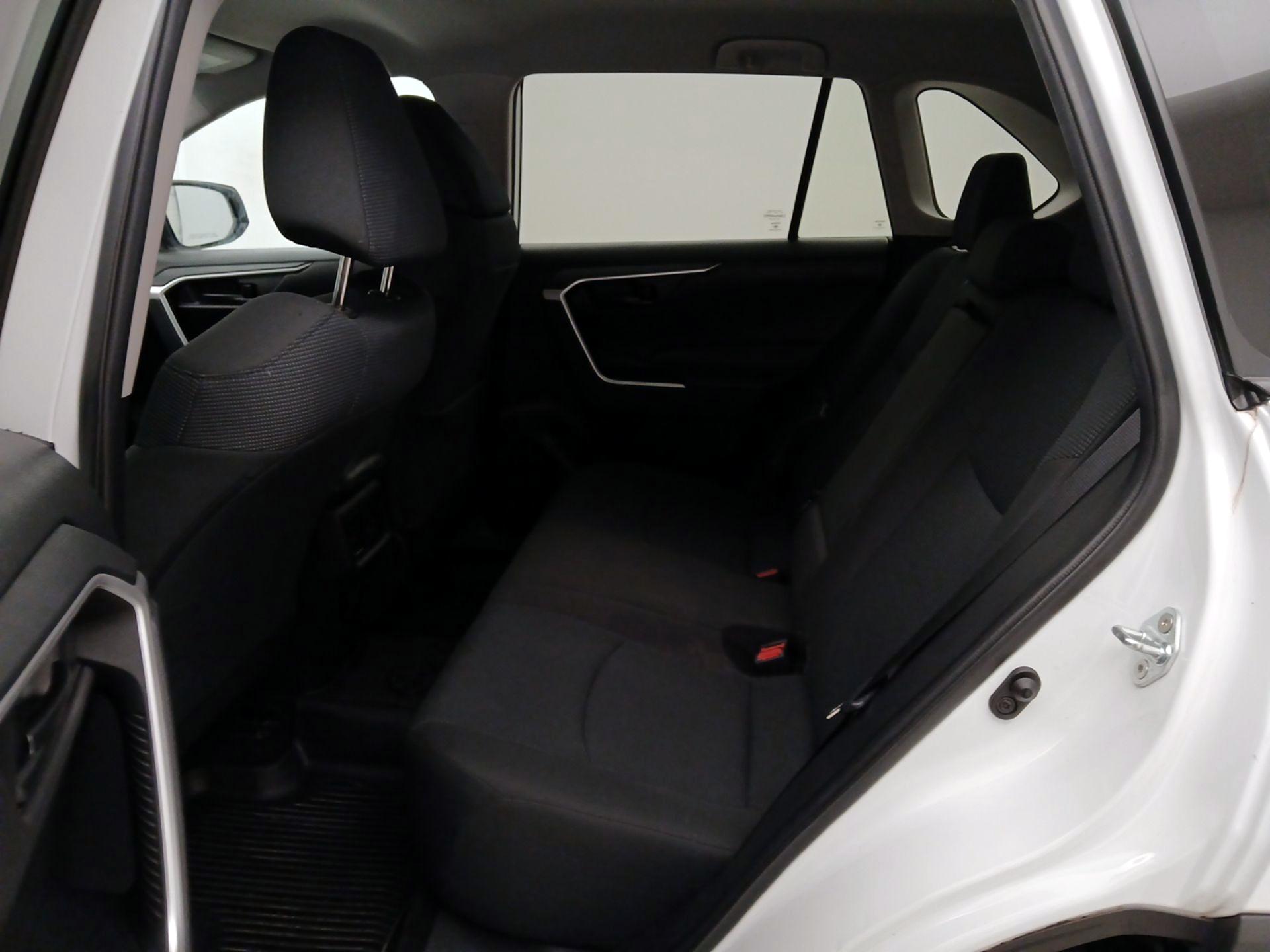 Thumbnail: 2022 Toyota RAV4 - 19