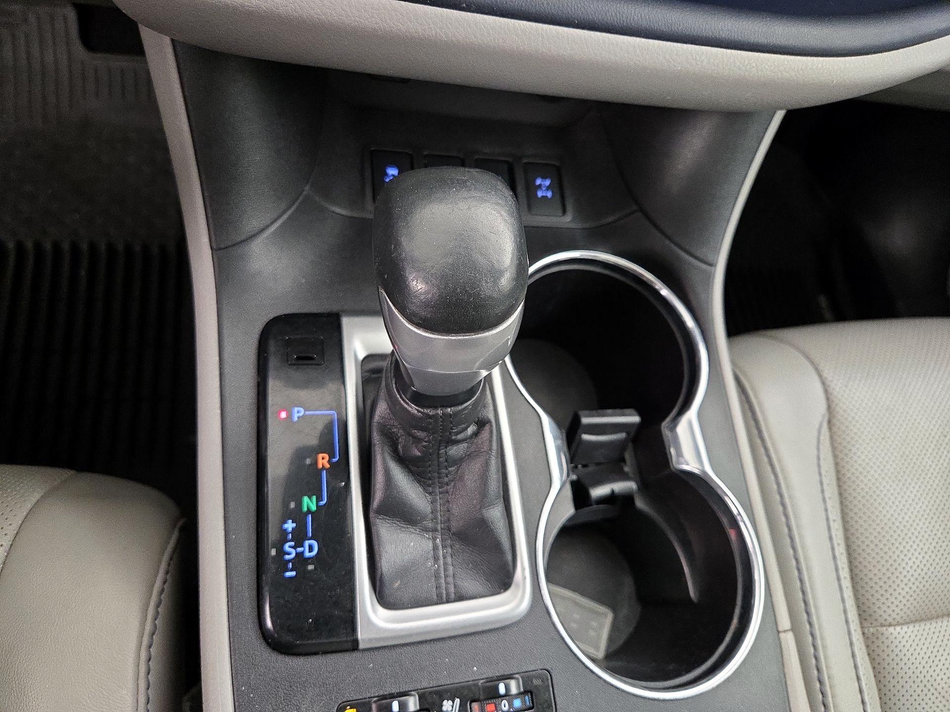 Thumbnail: 2018 Toyota Highlander - 17