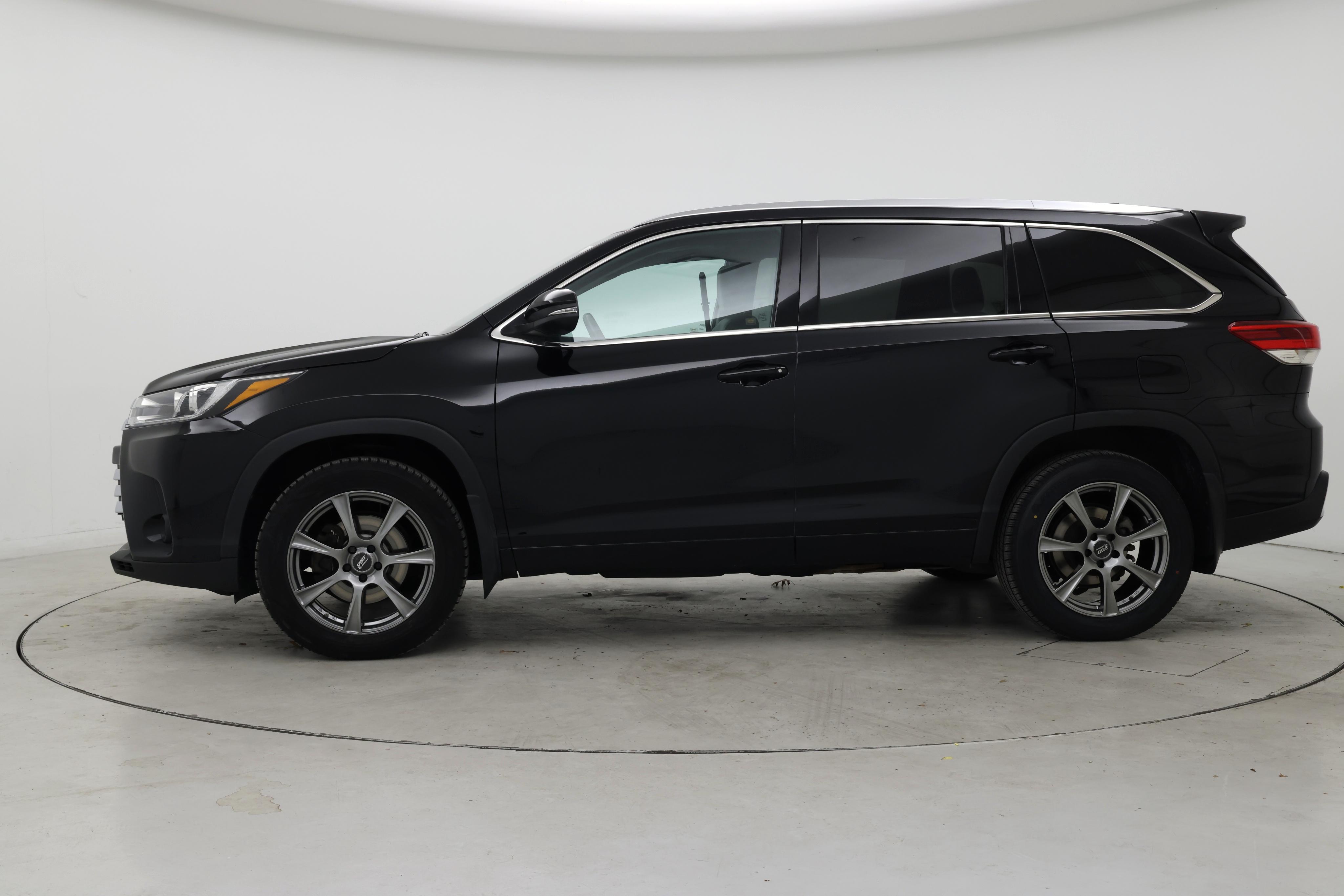 Thumbnail: 2018 Toyota Highlander - 3