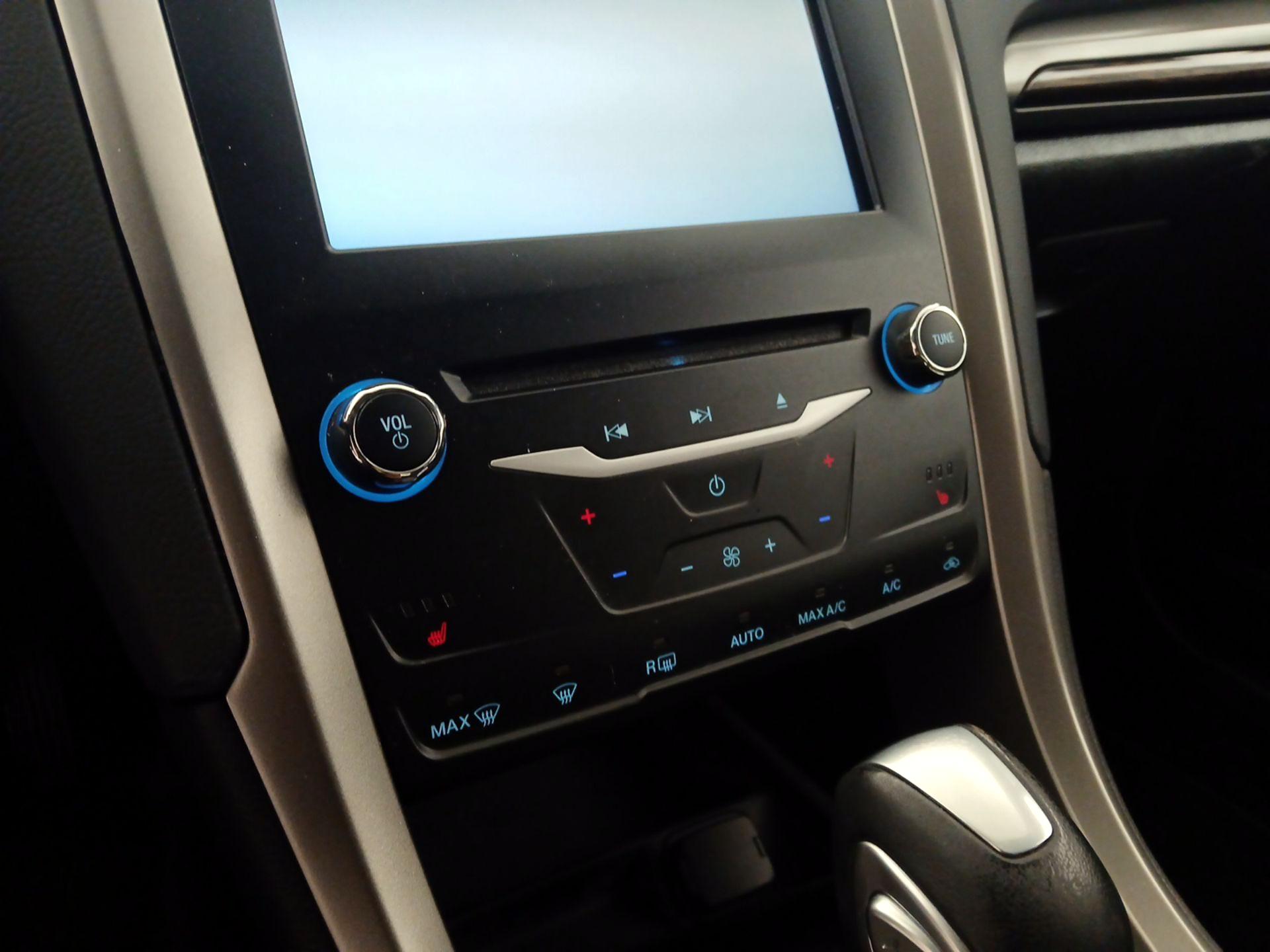 Thumbnail: 2015 Ford Fusion - 17