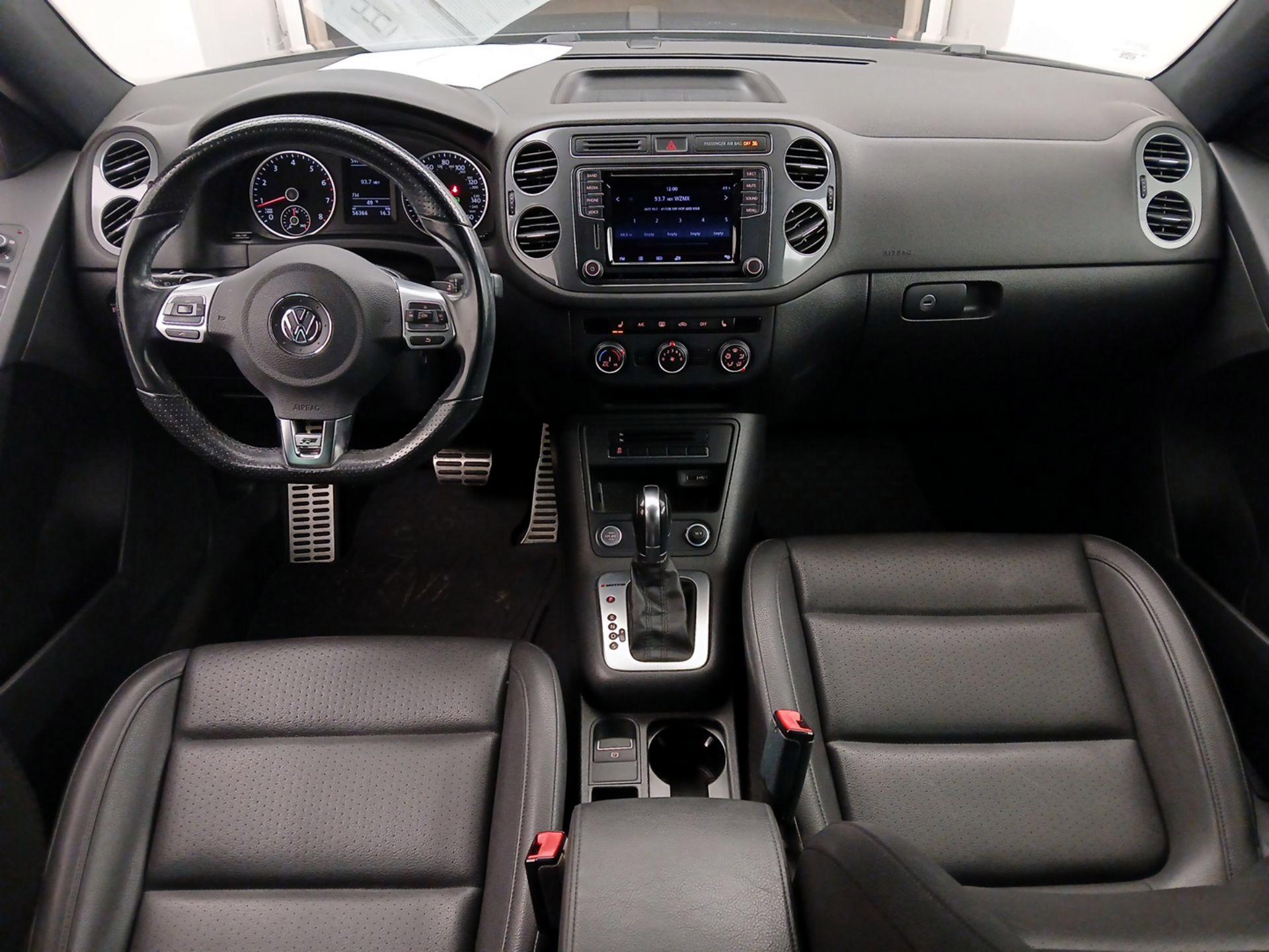 Thumbnail: 2016 Volkswagen Tiguan - 9