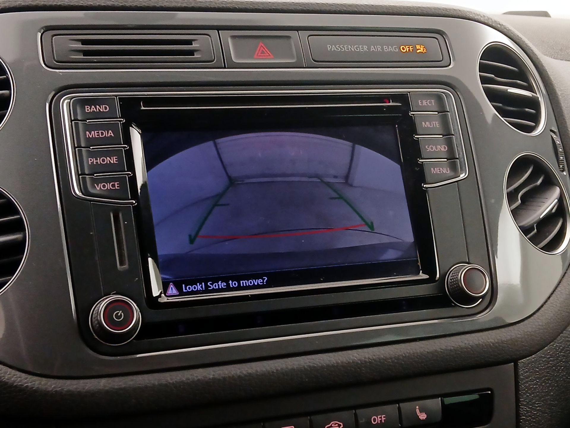 Thumbnail: 2016 Volkswagen Tiguan - 14