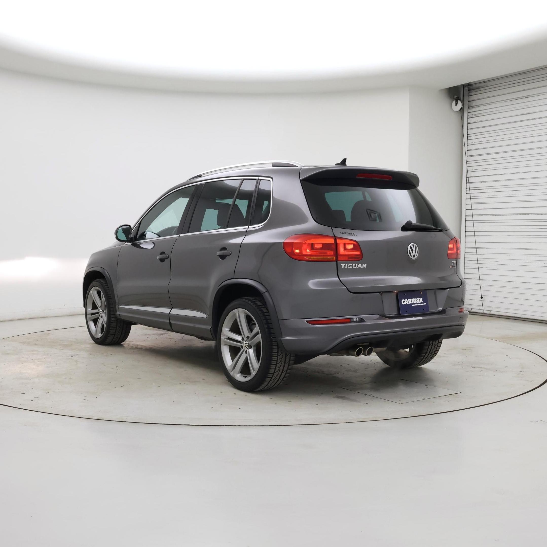 Thumbnail: 2016 Volkswagen Tiguan - 2