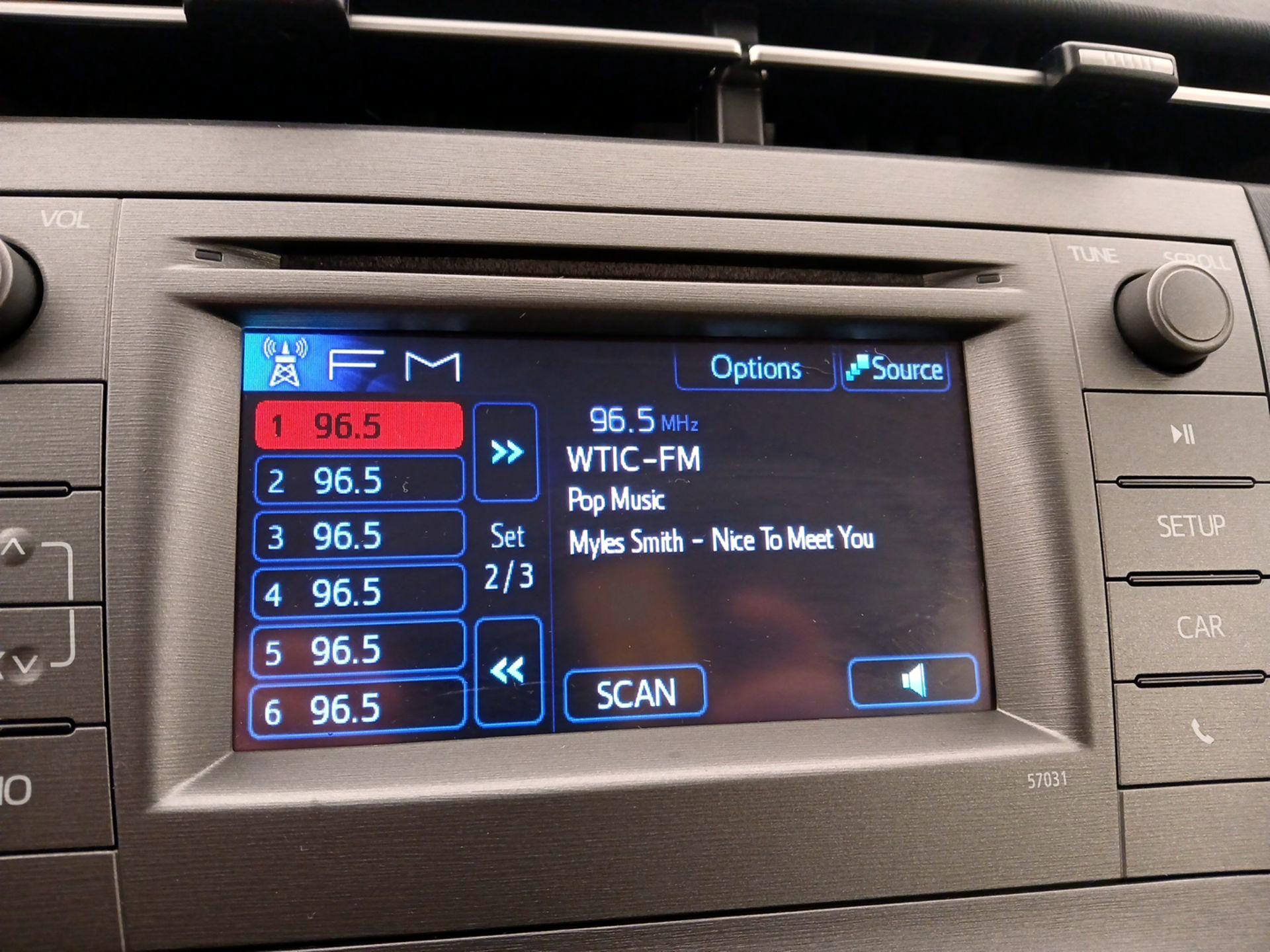 Thumbnail: 2014 Toyota Prius - 14