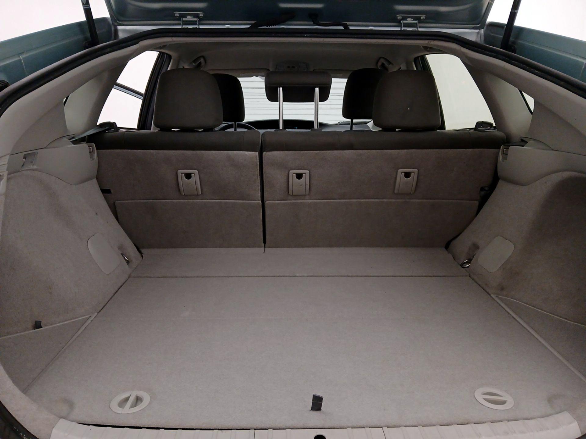 Thumbnail: 2014 Toyota Prius - 19