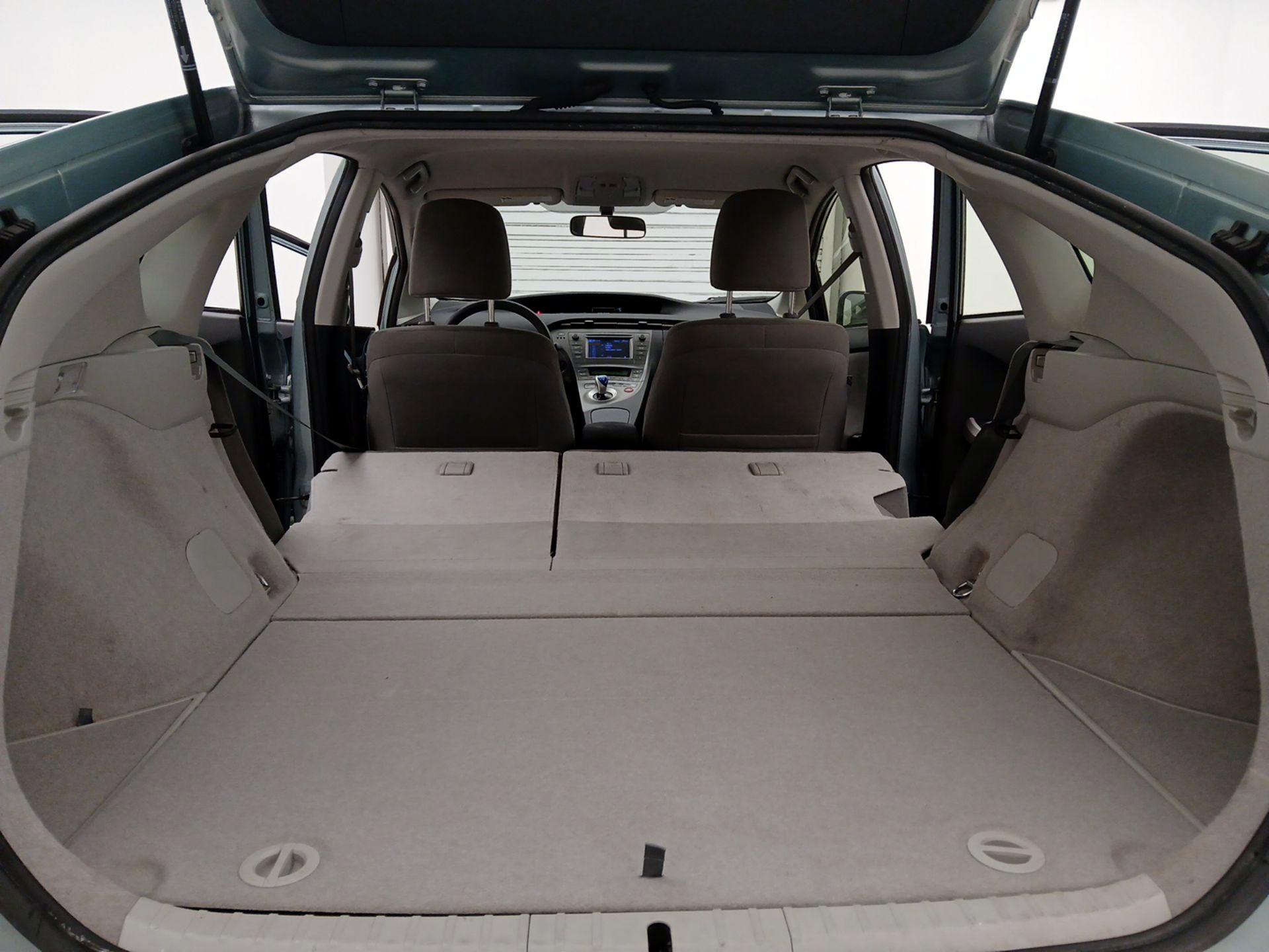 Thumbnail: 2014 Toyota Prius - 20