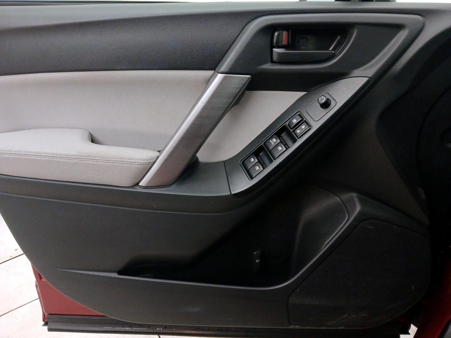 Thumbnail: 2015 Subaru Forester - 12