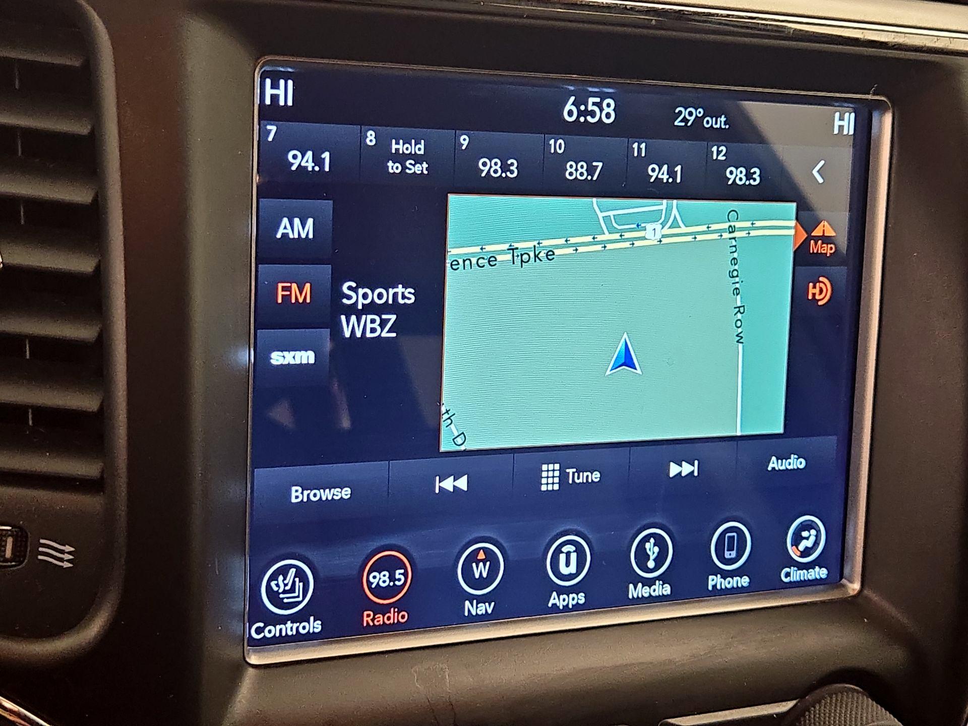 Thumbnail: 2018 Jeep Grand Cherokee - 16