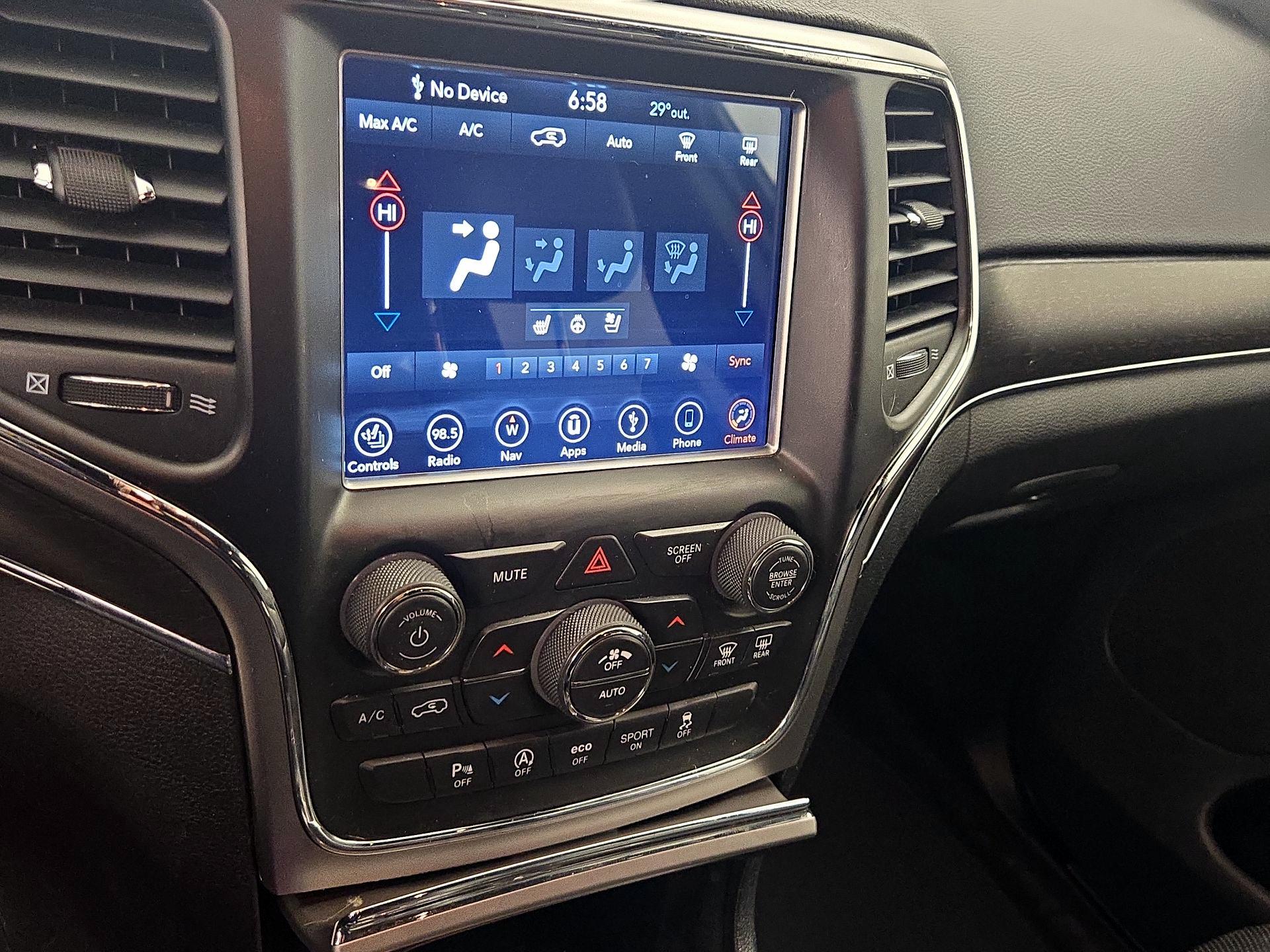 Thumbnail: 2018 Jeep Grand Cherokee - 17