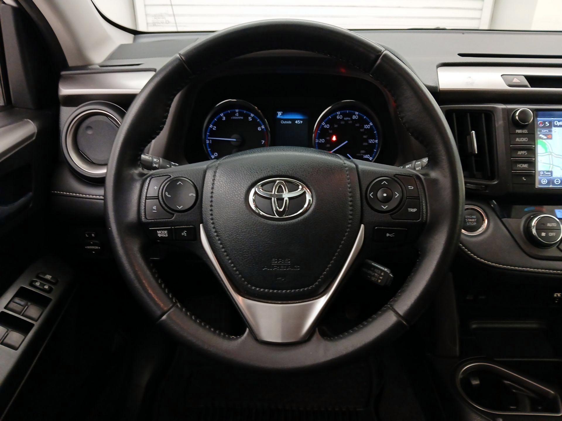 Thumbnail: 2016 Toyota RAV4 - 10