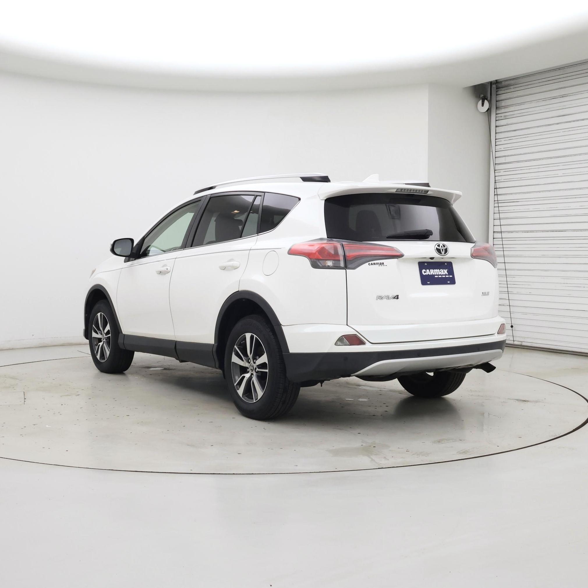 Thumbnail: 2016 Toyota RAV4 - 2
