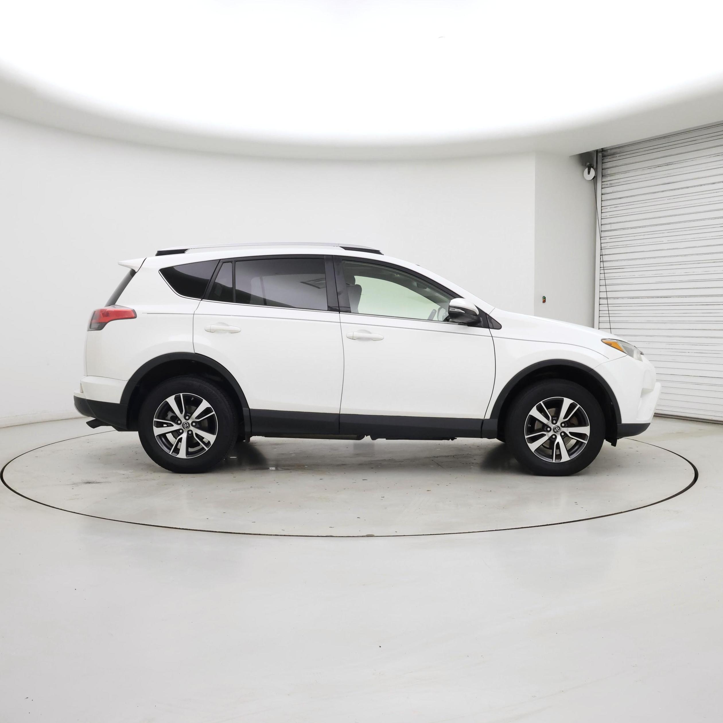 Thumbnail: 2016 Toyota RAV4 - 7