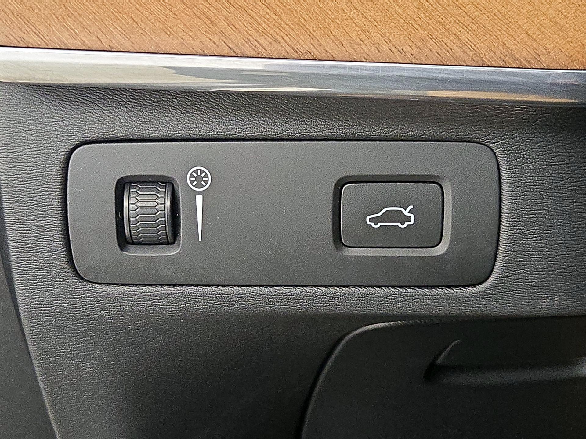 Thumbnail: 2019 Volvo XC90 - 13