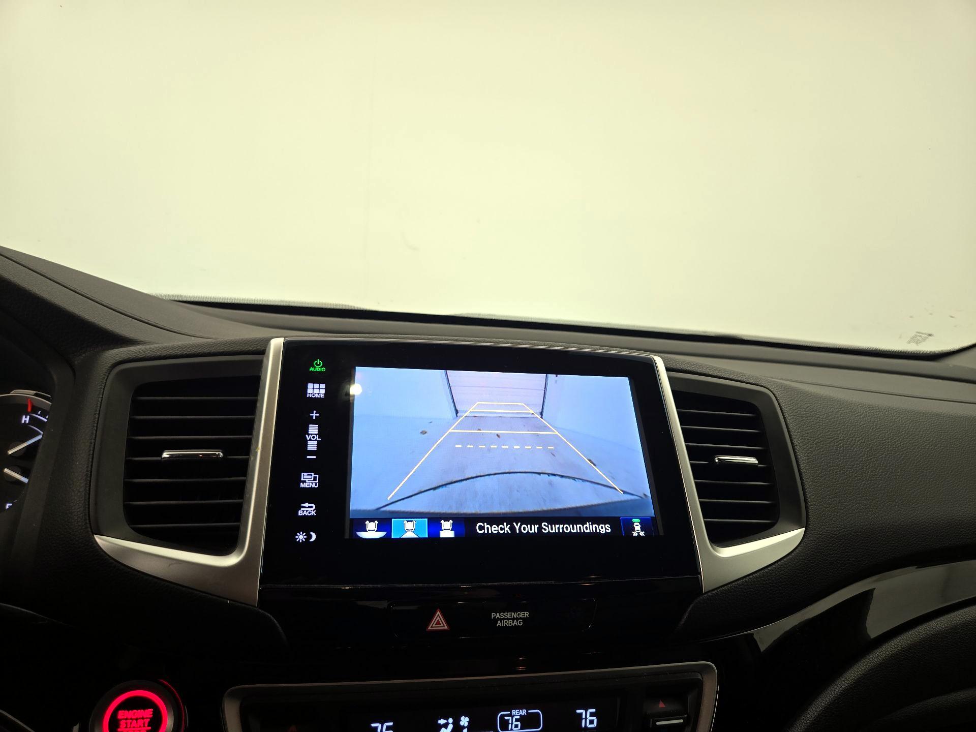 Thumbnail: 2016 Honda Pilot - 15