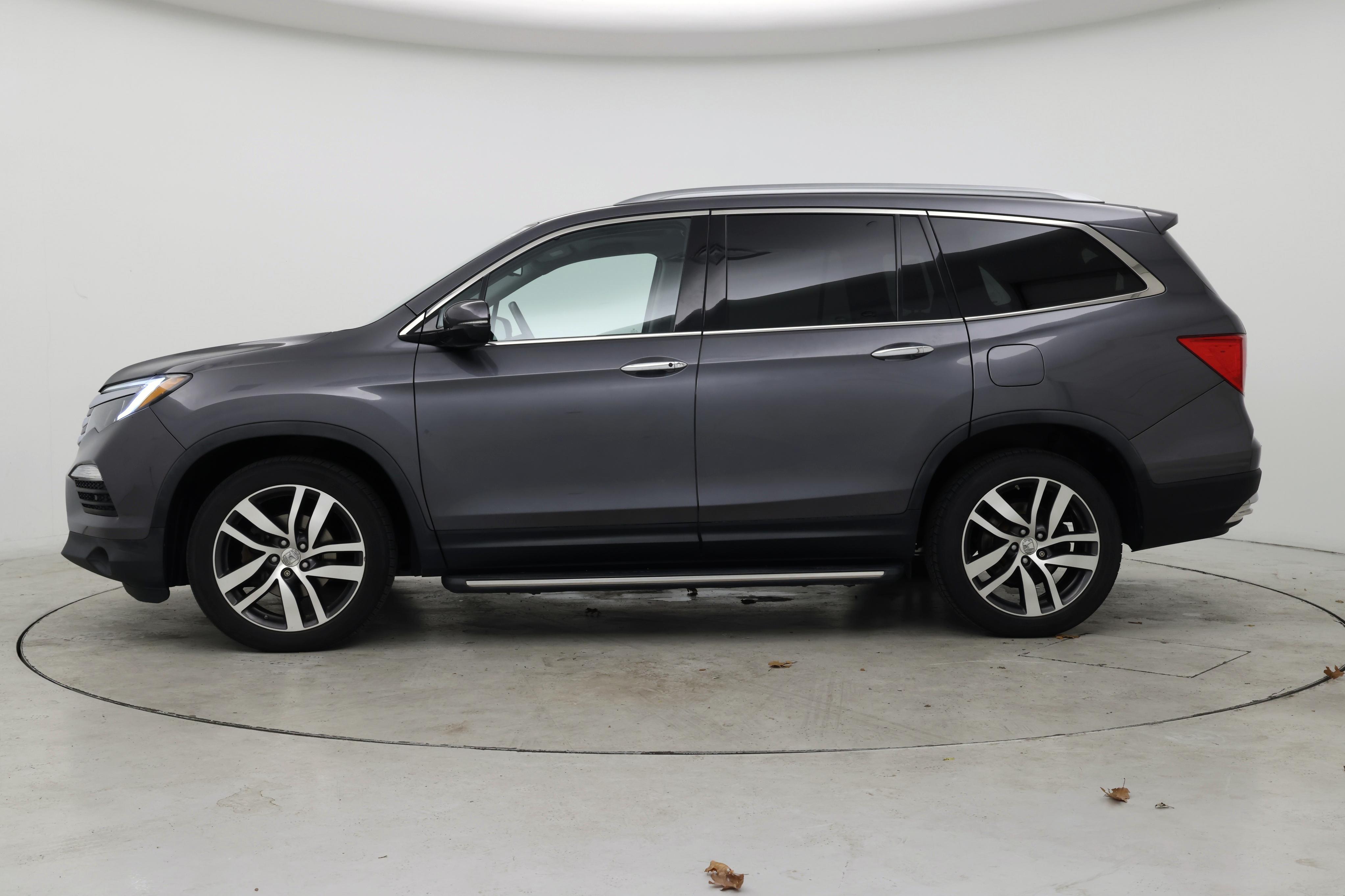 Thumbnail: 2016 Honda Pilot - 3