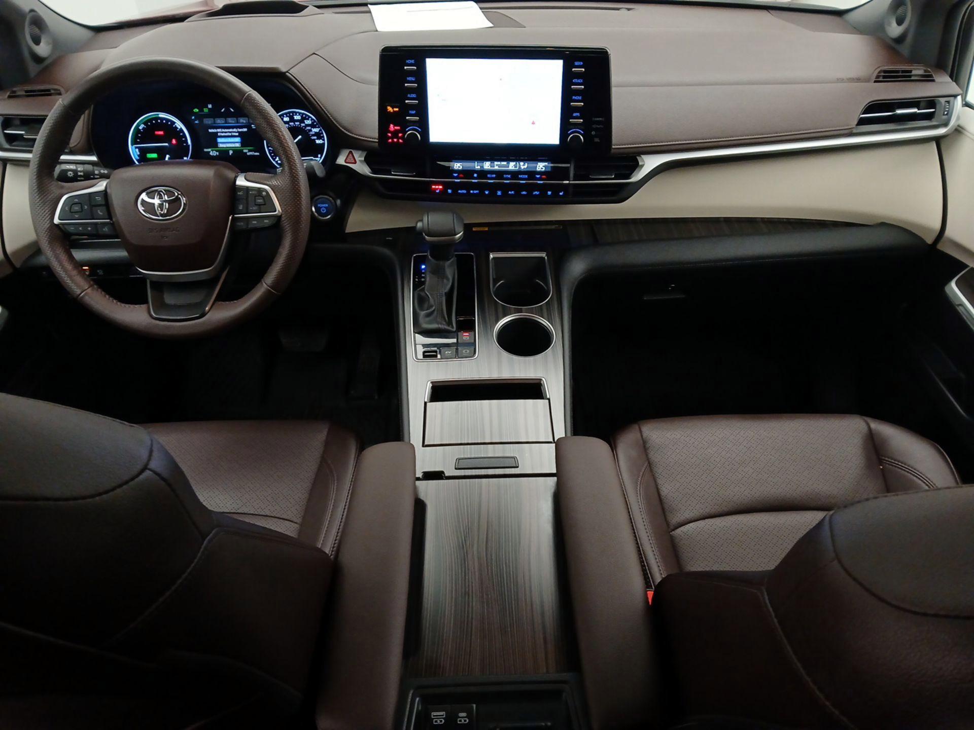 Thumbnail: 2024 Toyota Sienna - 9