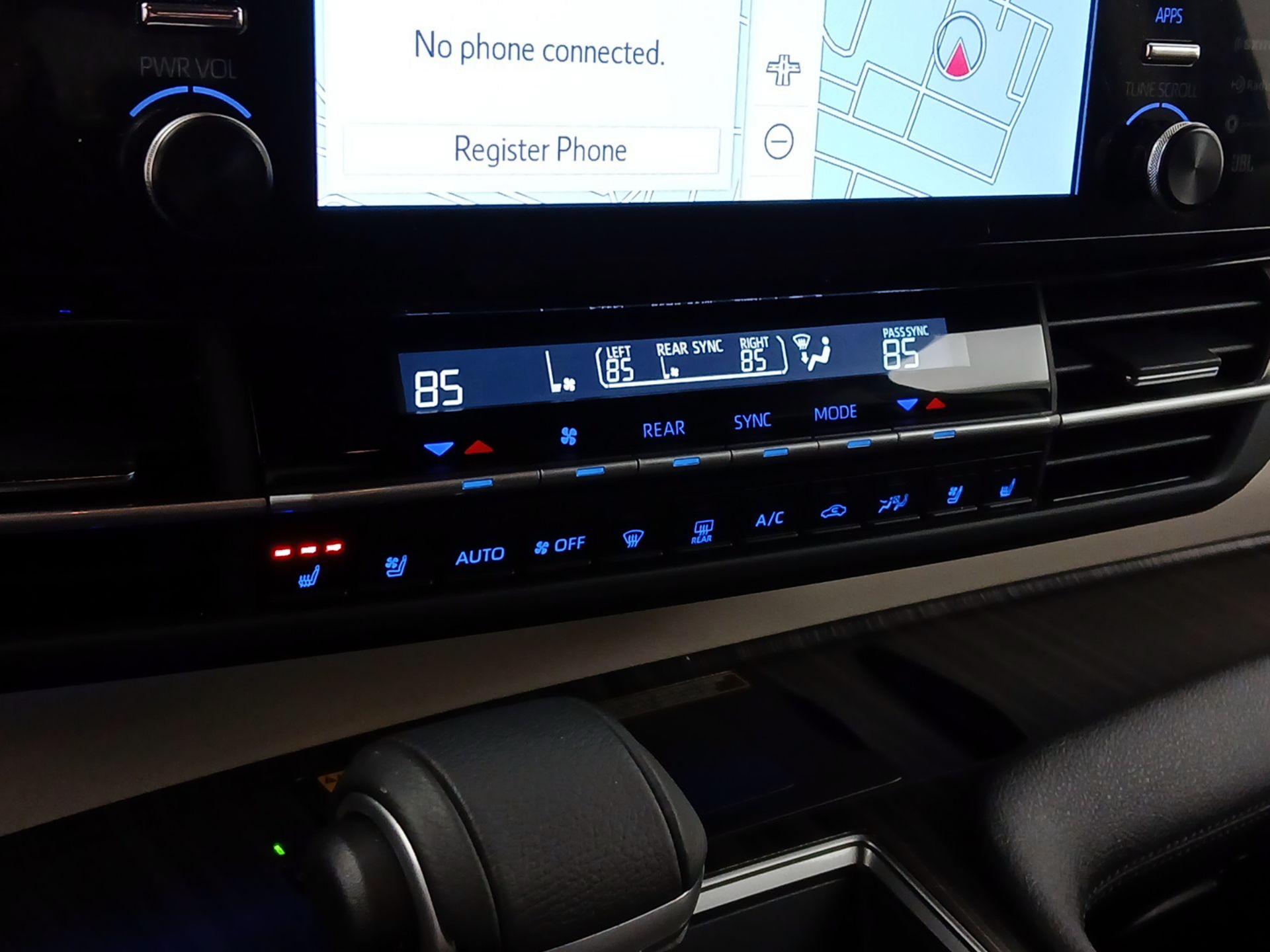 Thumbnail: 2024 Toyota Sienna - 17