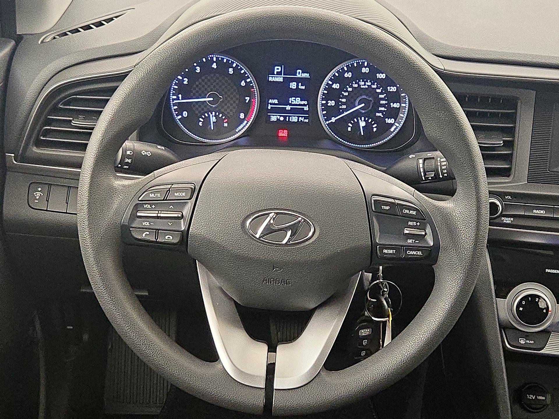 Thumbnail: 2019 Hyundai Elantra - 10