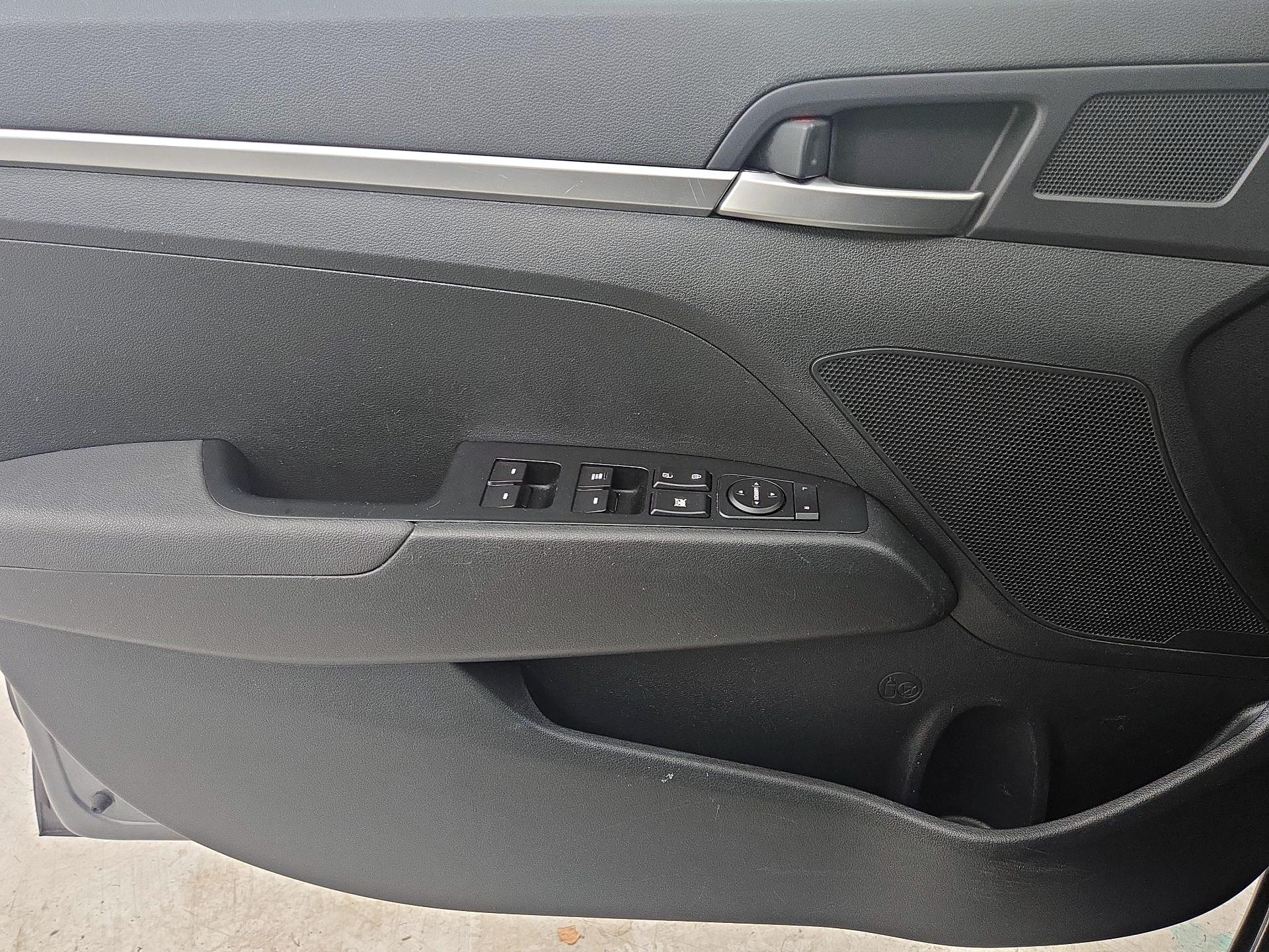 Thumbnail: 2019 Hyundai Elantra - 12