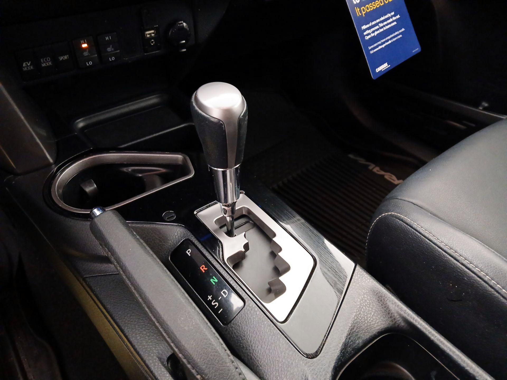 Thumbnail: 2016 Toyota RAV4 - 18