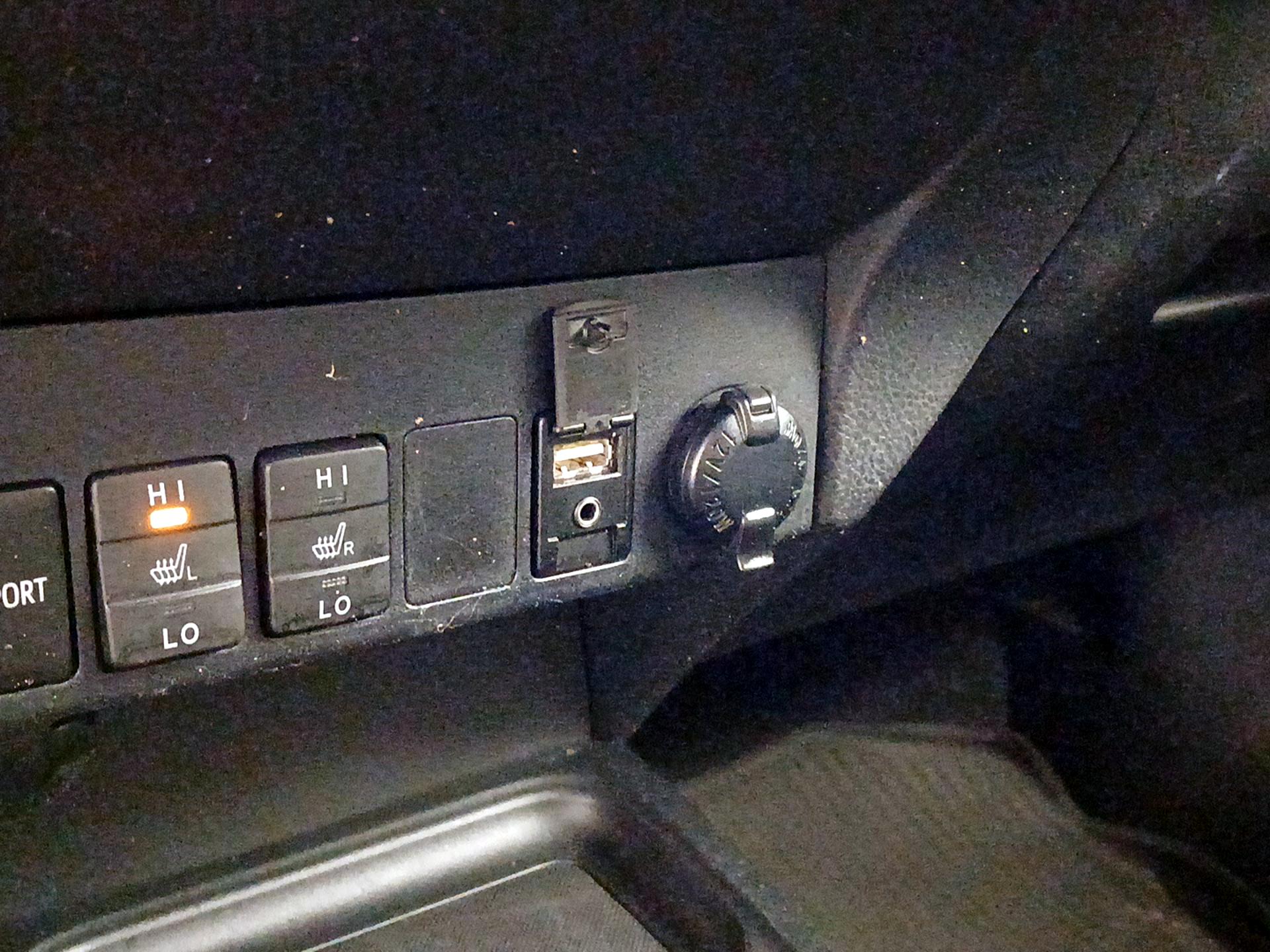 Thumbnail: 2016 Toyota RAV4 - 19