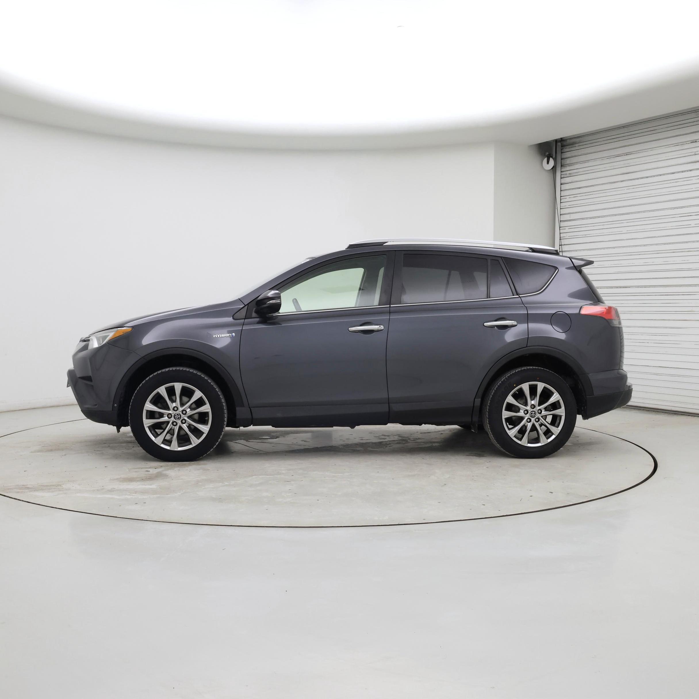 Thumbnail: 2016 Toyota RAV4 - 3
