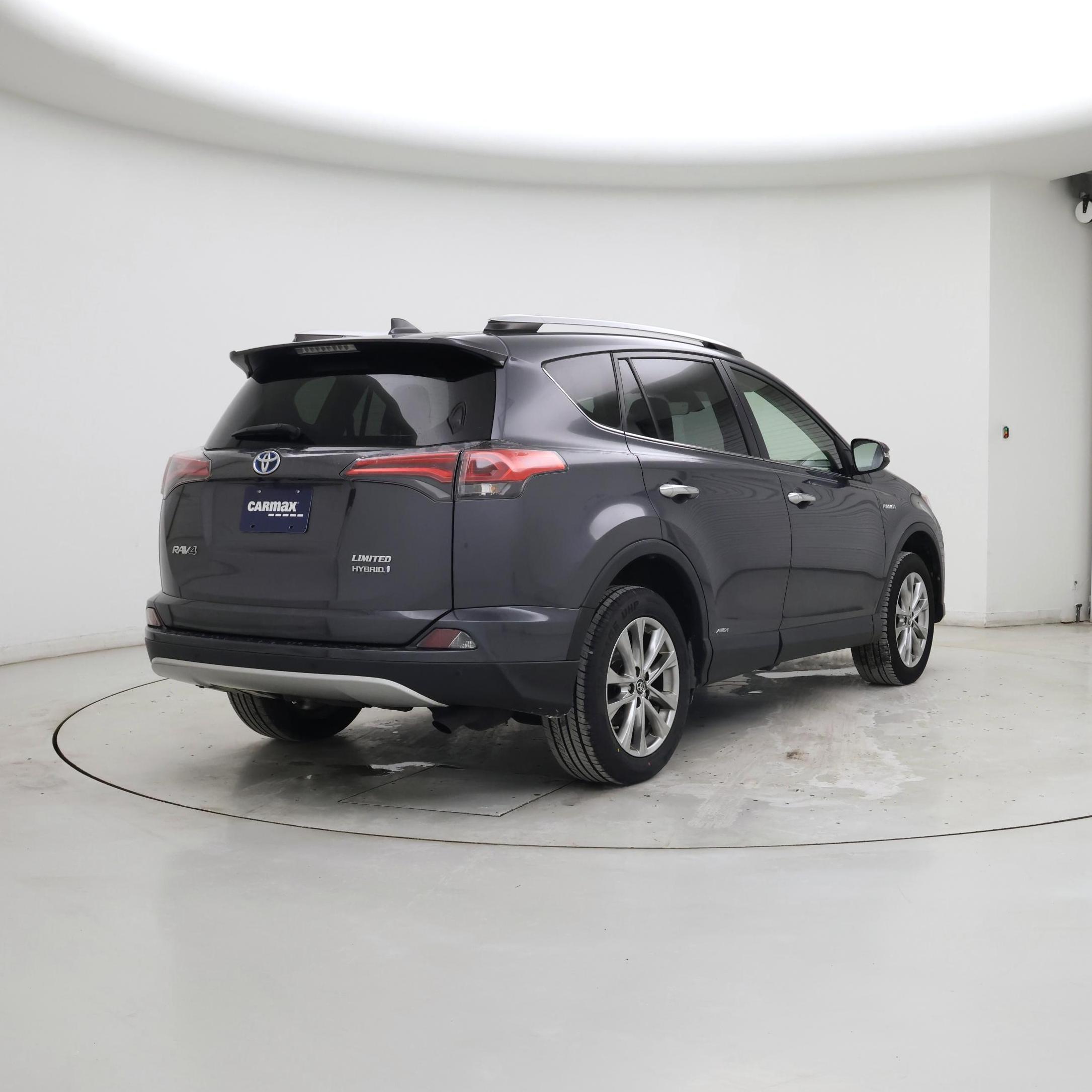 Thumbnail: 2016 Toyota RAV4 - 8