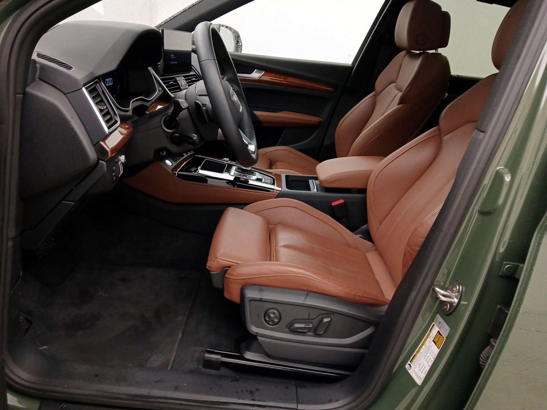 Thumbnail: 2023 Audi Q5 - 11