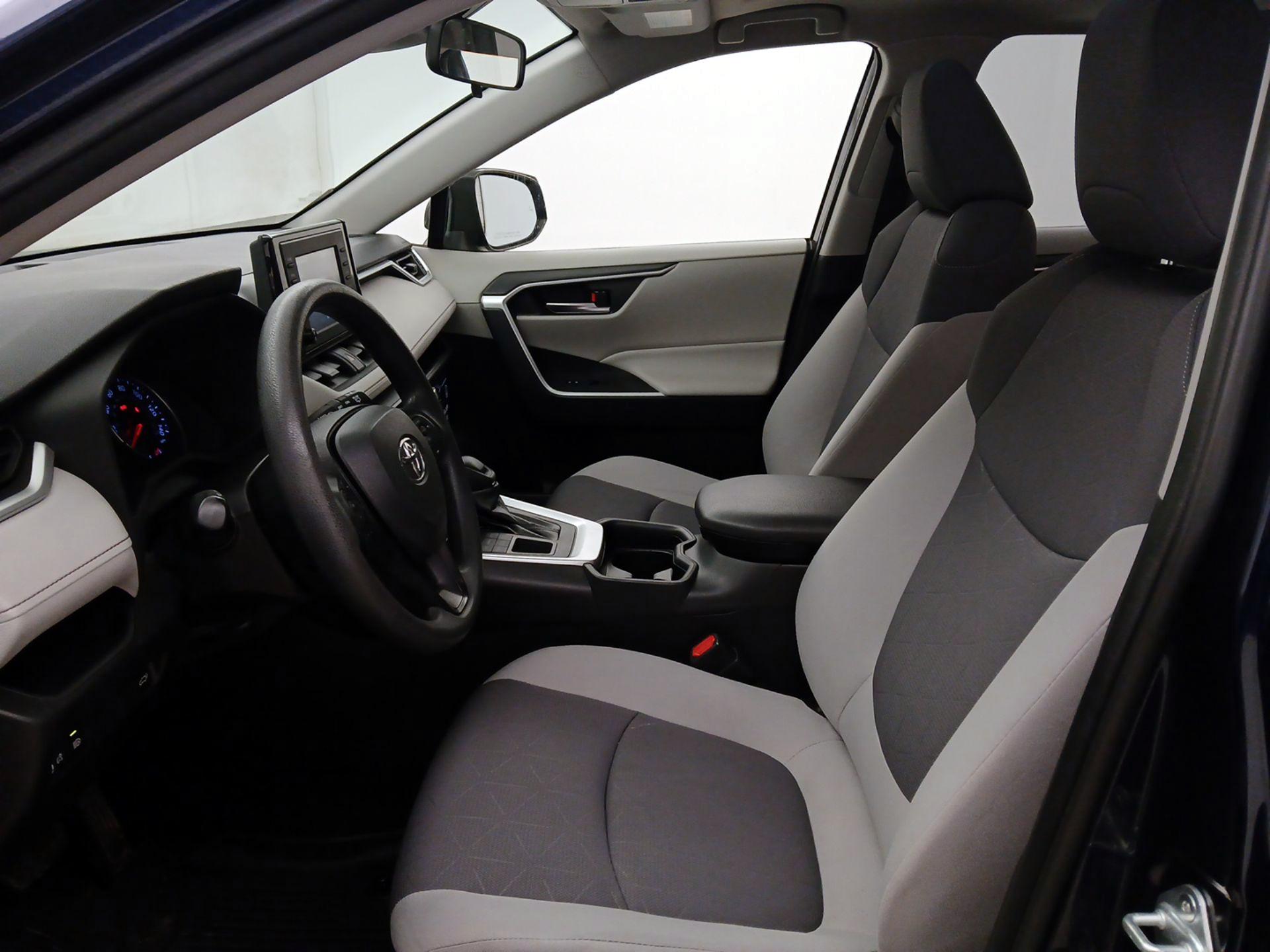 Thumbnail: 2019 Toyota RAV4 - 11