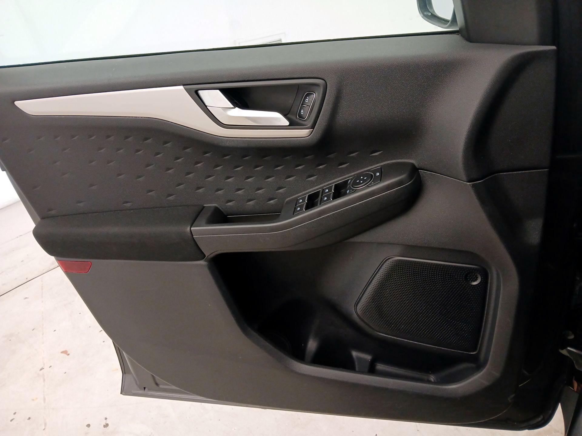 Thumbnail: 2020 Ford Escape - 12