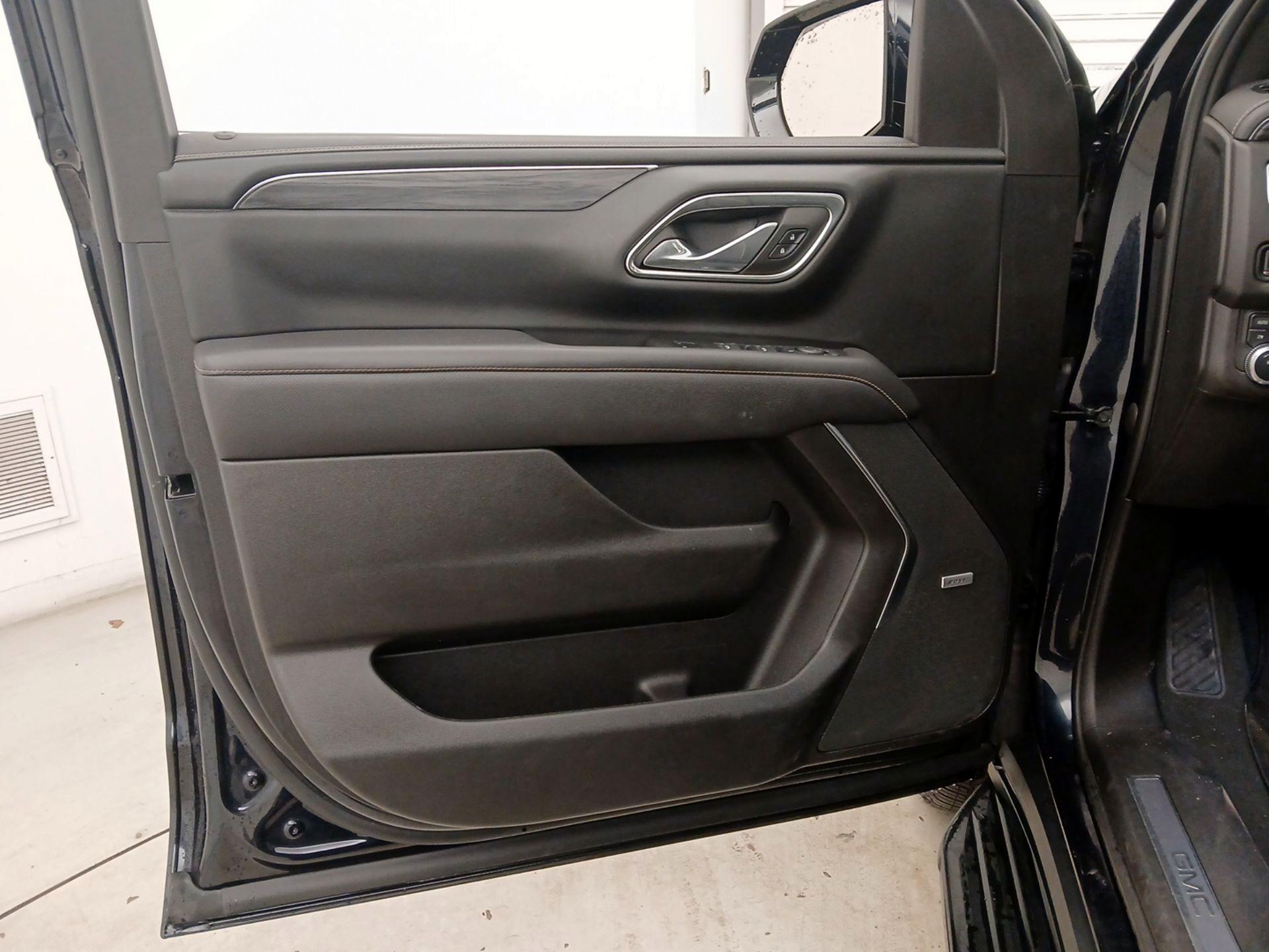 Thumbnail: 2023 GMC Yukon - 12