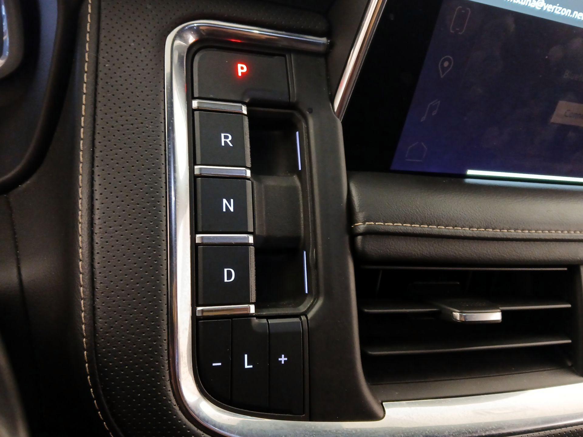 Thumbnail: 2023 GMC Yukon - 18