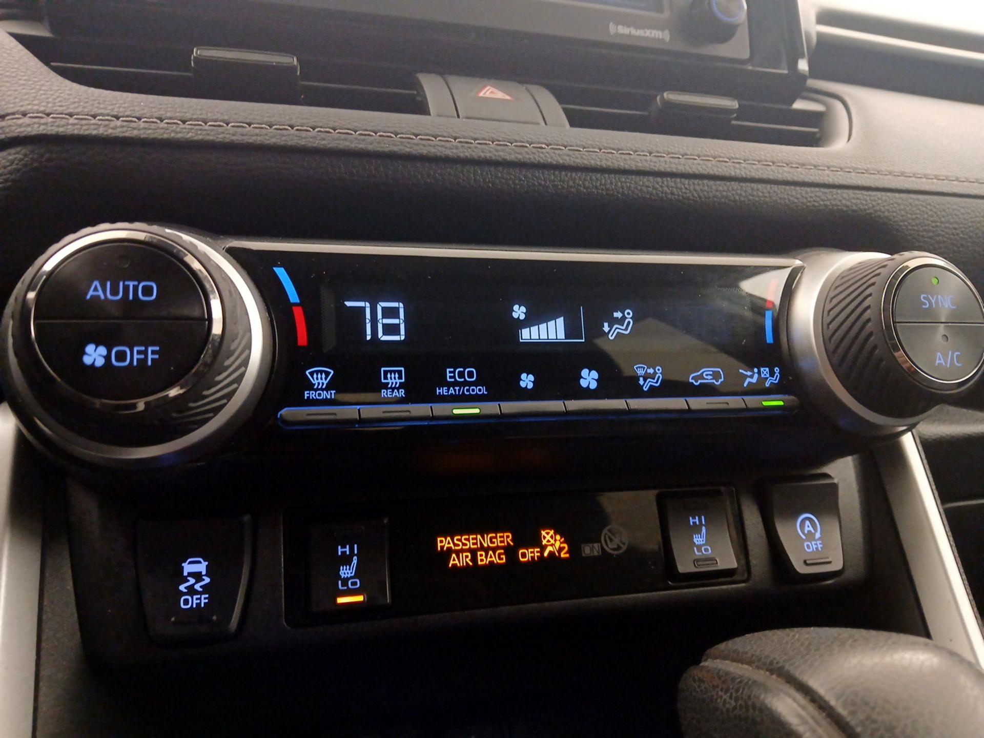 Thumbnail: 2020 Toyota RAV4 - 16