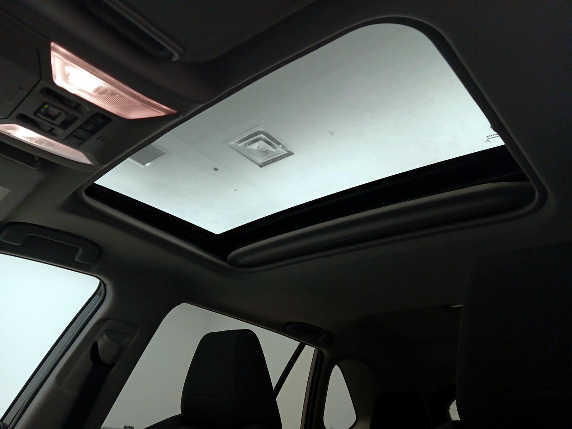 Thumbnail: 2020 Toyota RAV4 - 19