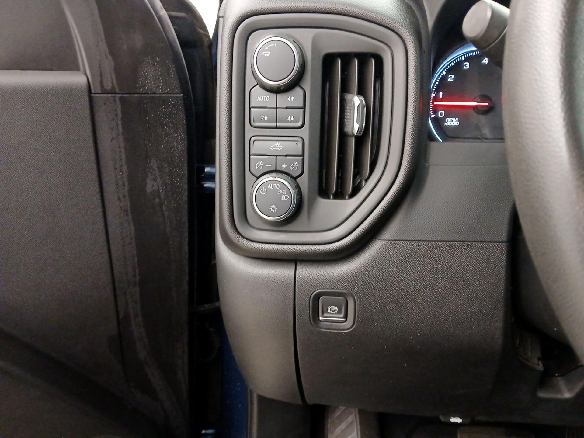 Thumbnail: 2019 Chevrolet Silverado 1500 - 13