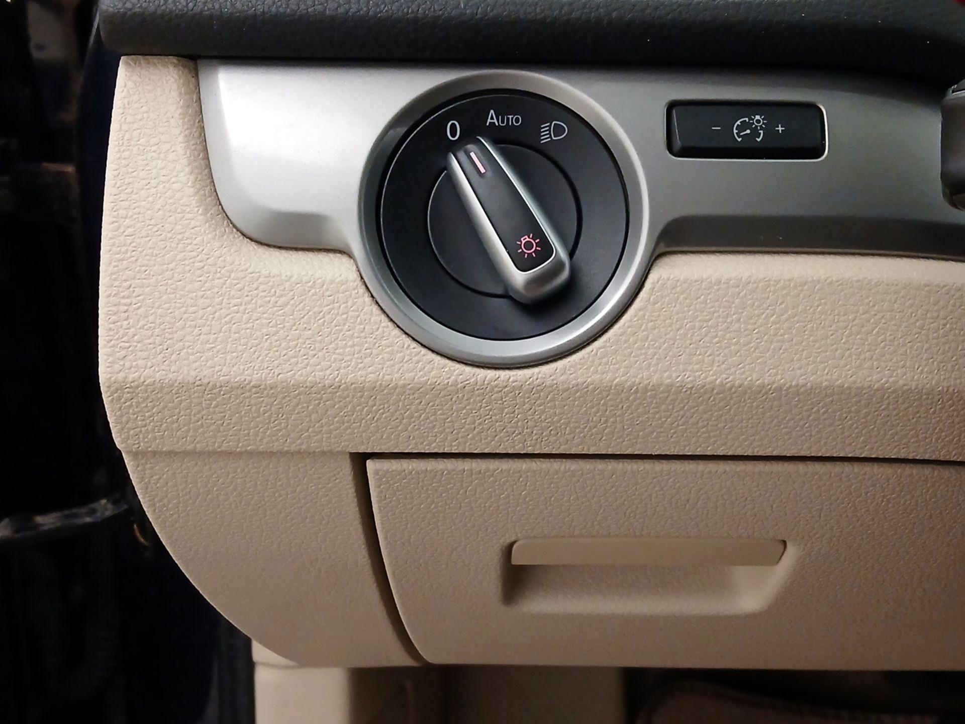 Thumbnail: 2015 Volkswagen Passat - 13