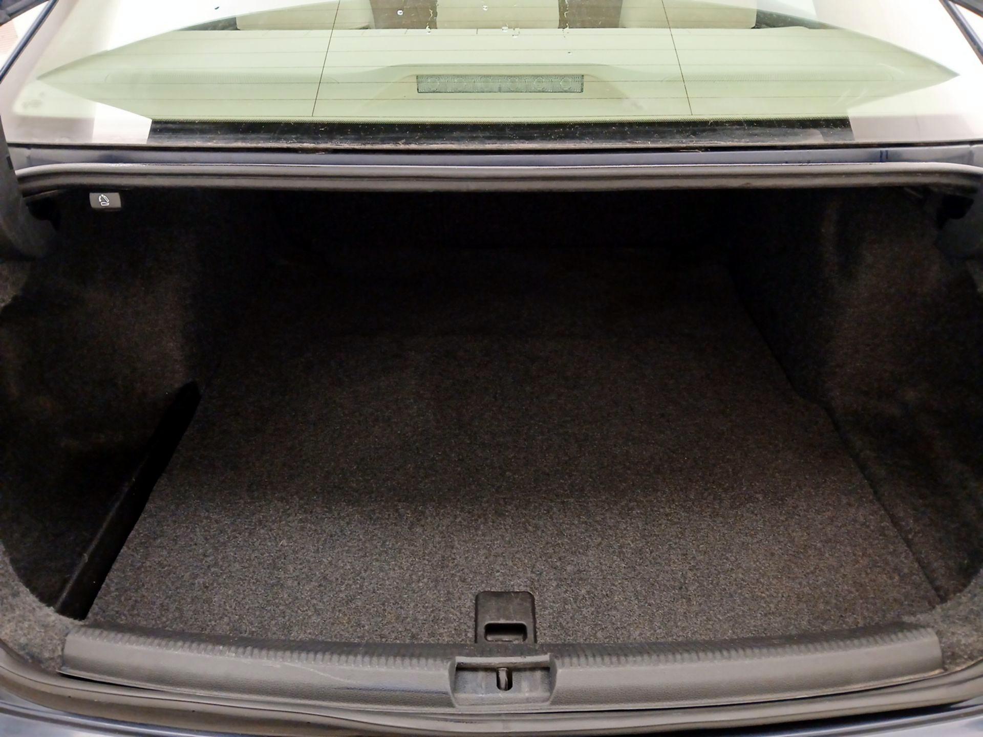 Thumbnail: 2015 Volkswagen Passat - 19